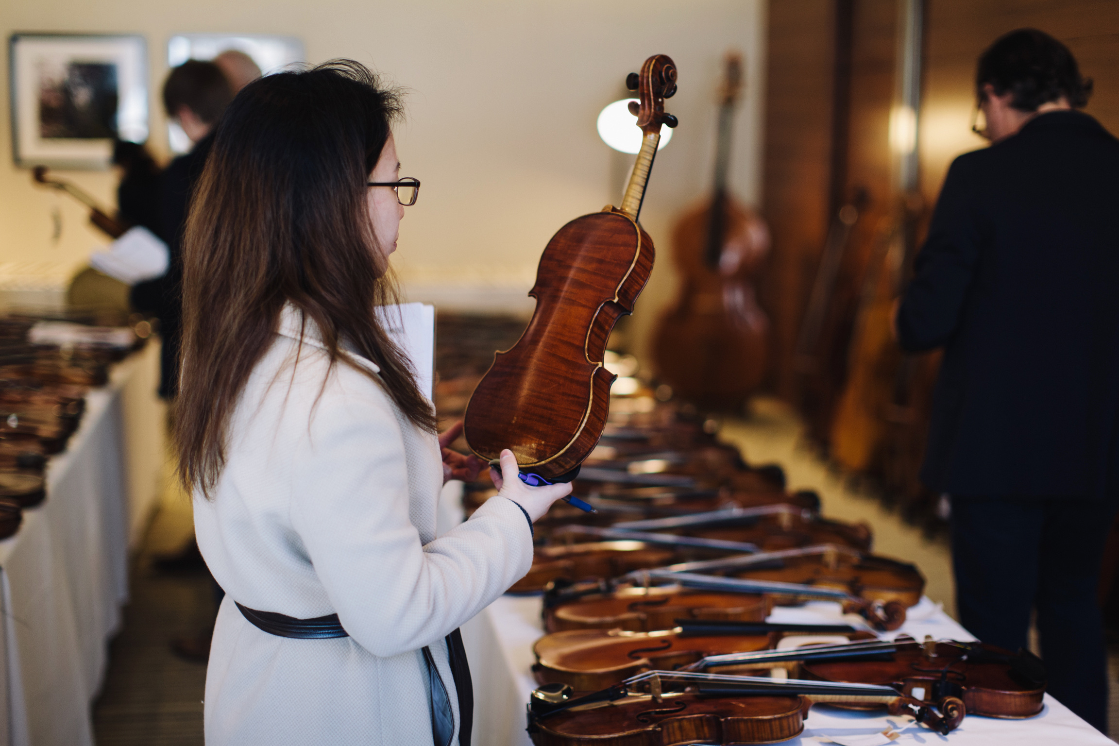 Buying a violin at auction: advice for novices