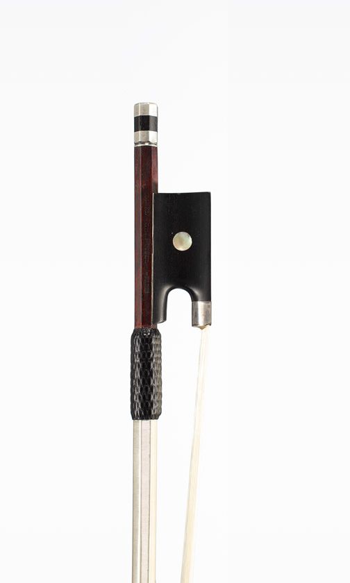 A silver-mounted violin bow by Eugène Cuniot, circa 1900, Paris — frog detail
