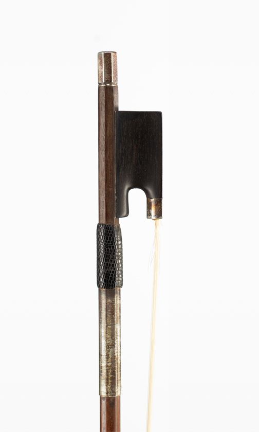 A silver-mounted violin bow by Albert Nürnberger, Germany — frog detail