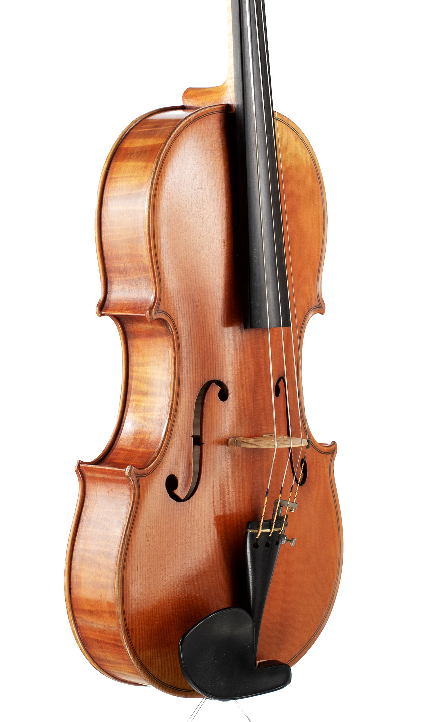 A viola by Rudolf Masurat, Lübeck, 1987 — angled view, 50°