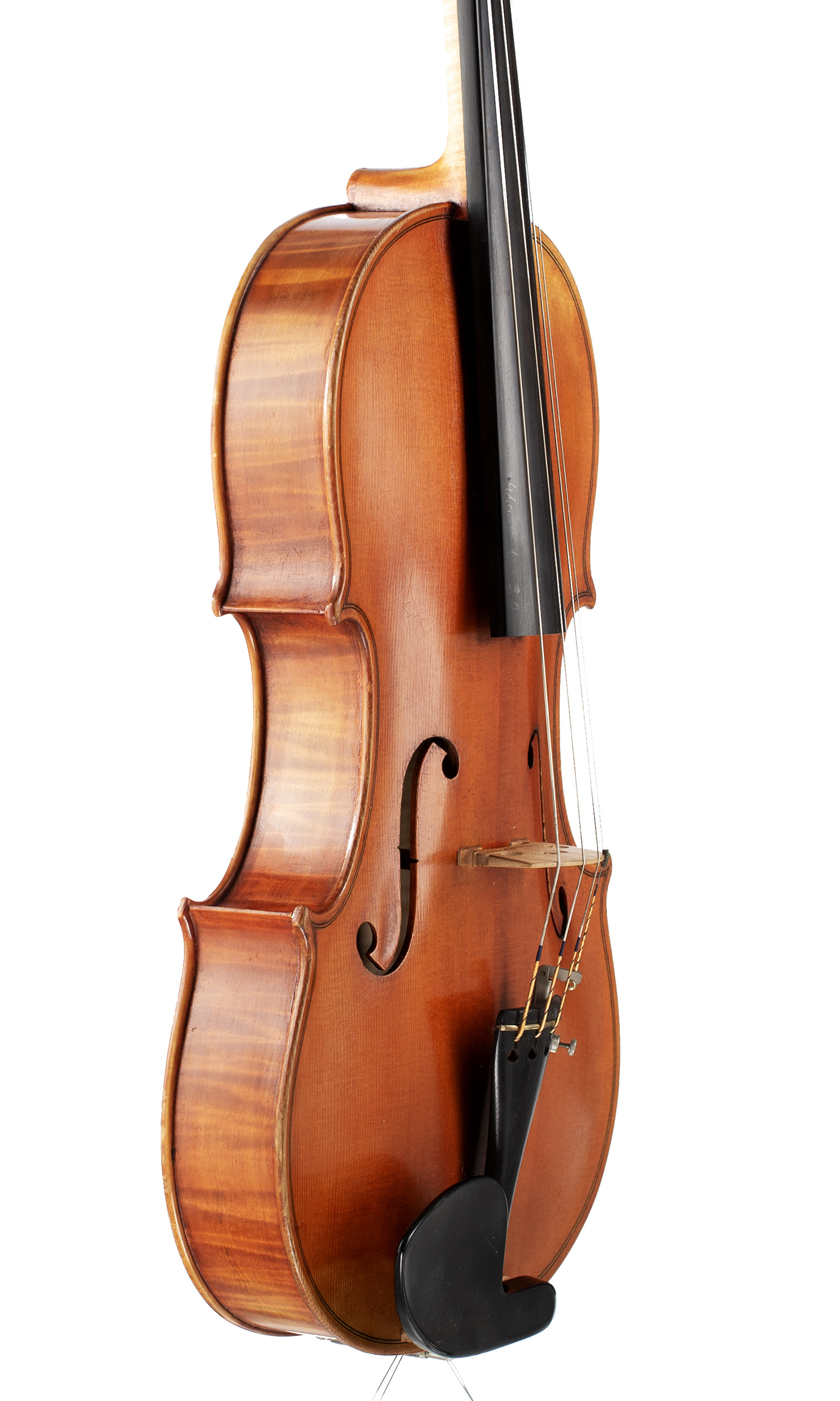 A viola by Rudolf Masurat, Lübeck, 1987 — angled view, 60°