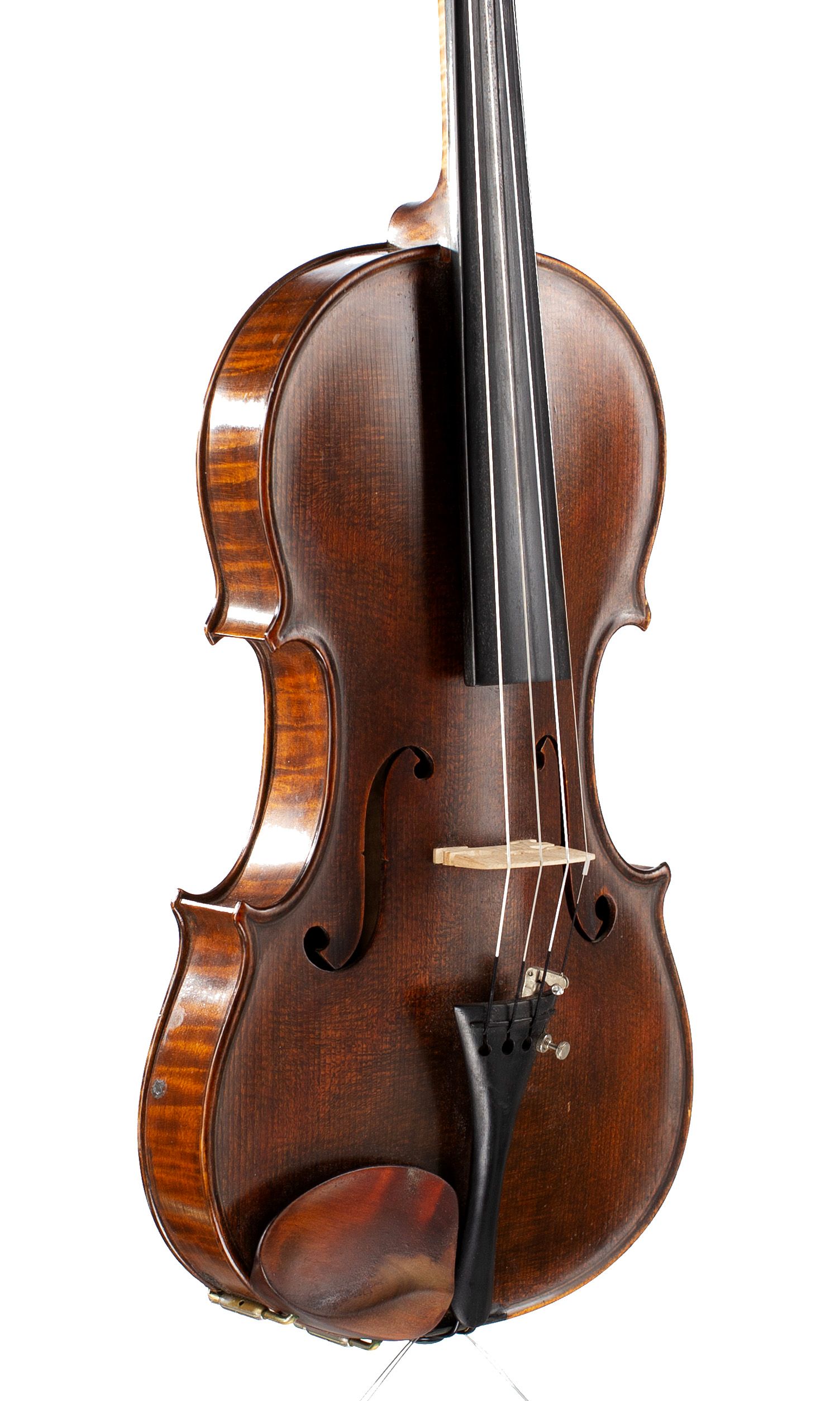 Violin by Arthur Richardson, Crediton, 1923 — angled view, 40°