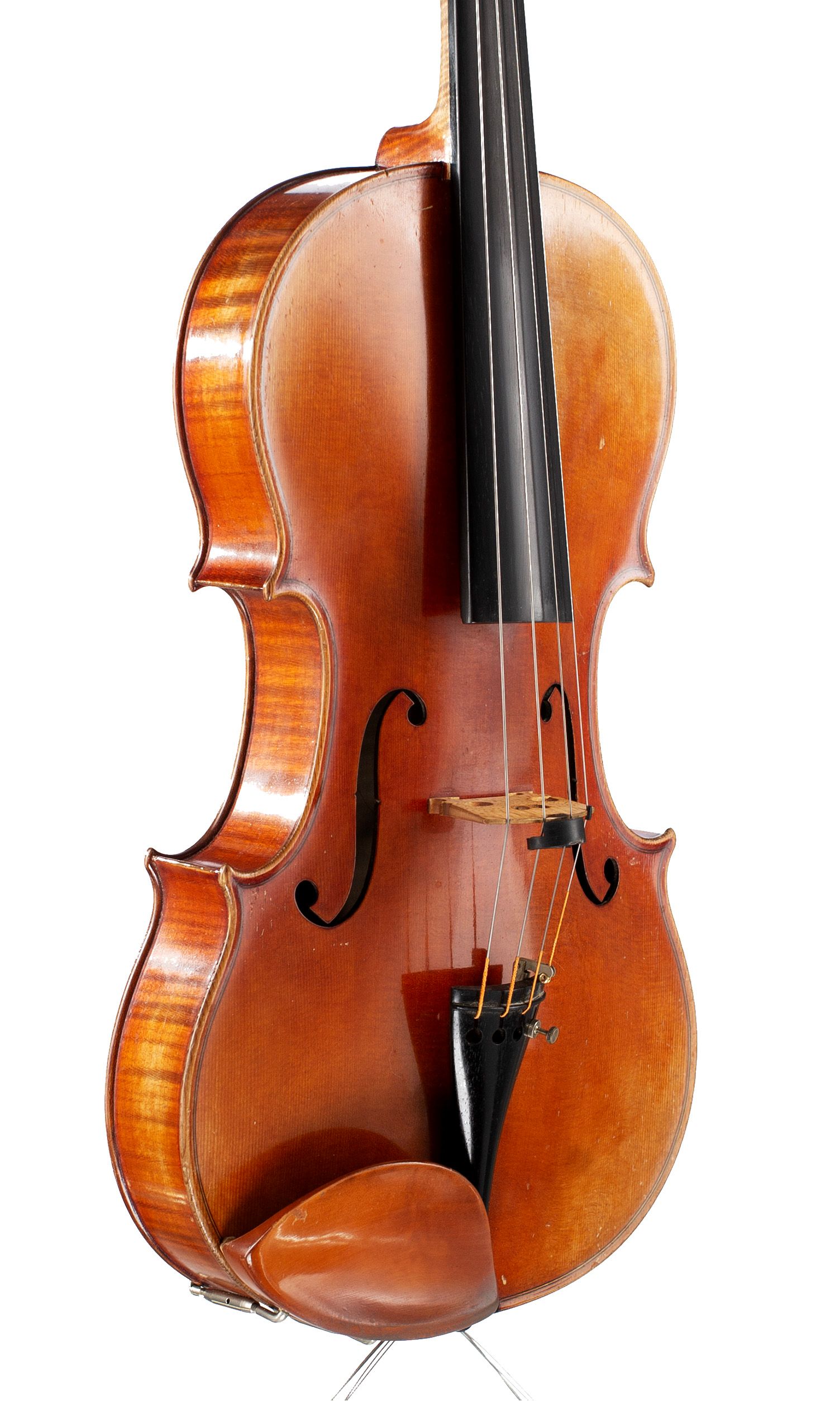 Viola by Otto Bruckner, Markneukirchen, circa 1960 — angled view, 40°