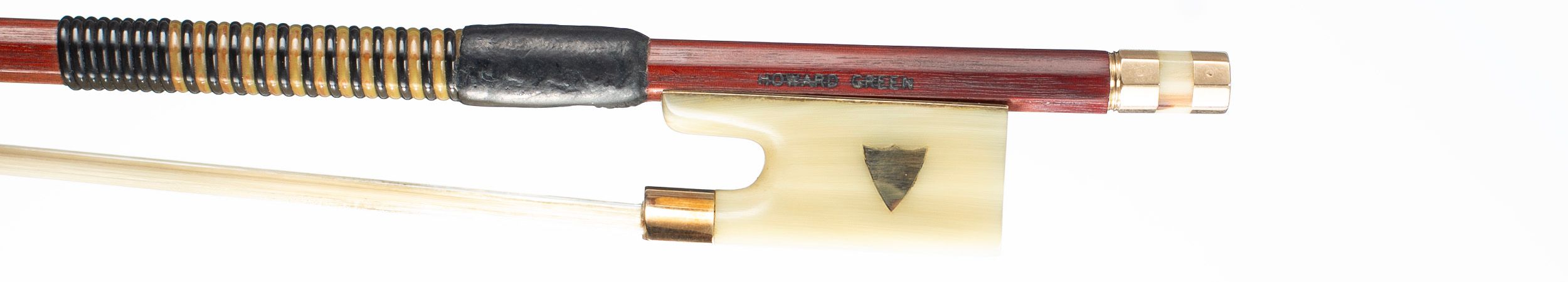 A gold and horn-mounted violin bow by Howard Green, Fife, circa 2010 — frog