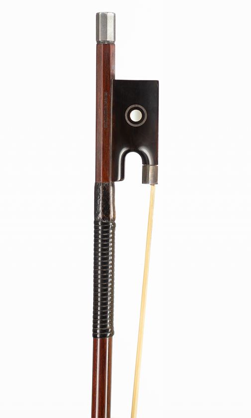 A silver and tortoiseshell-mounted violin bow by Hart & Son, London — frog detail