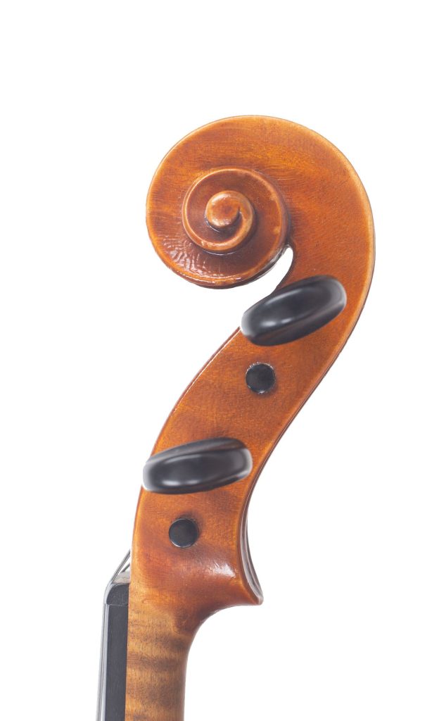 Violin by Wilhelm Paul Kunze, Gravenhage, 1932 — scroll