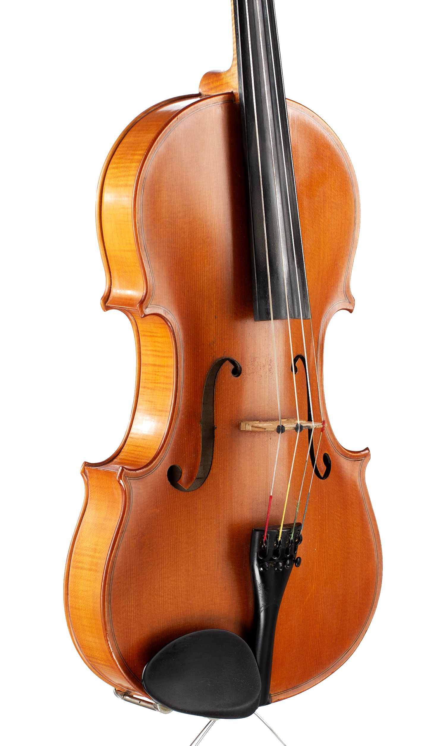Viola by L. A. Perry, Wolverhampton, 1974 — angled view, 40°