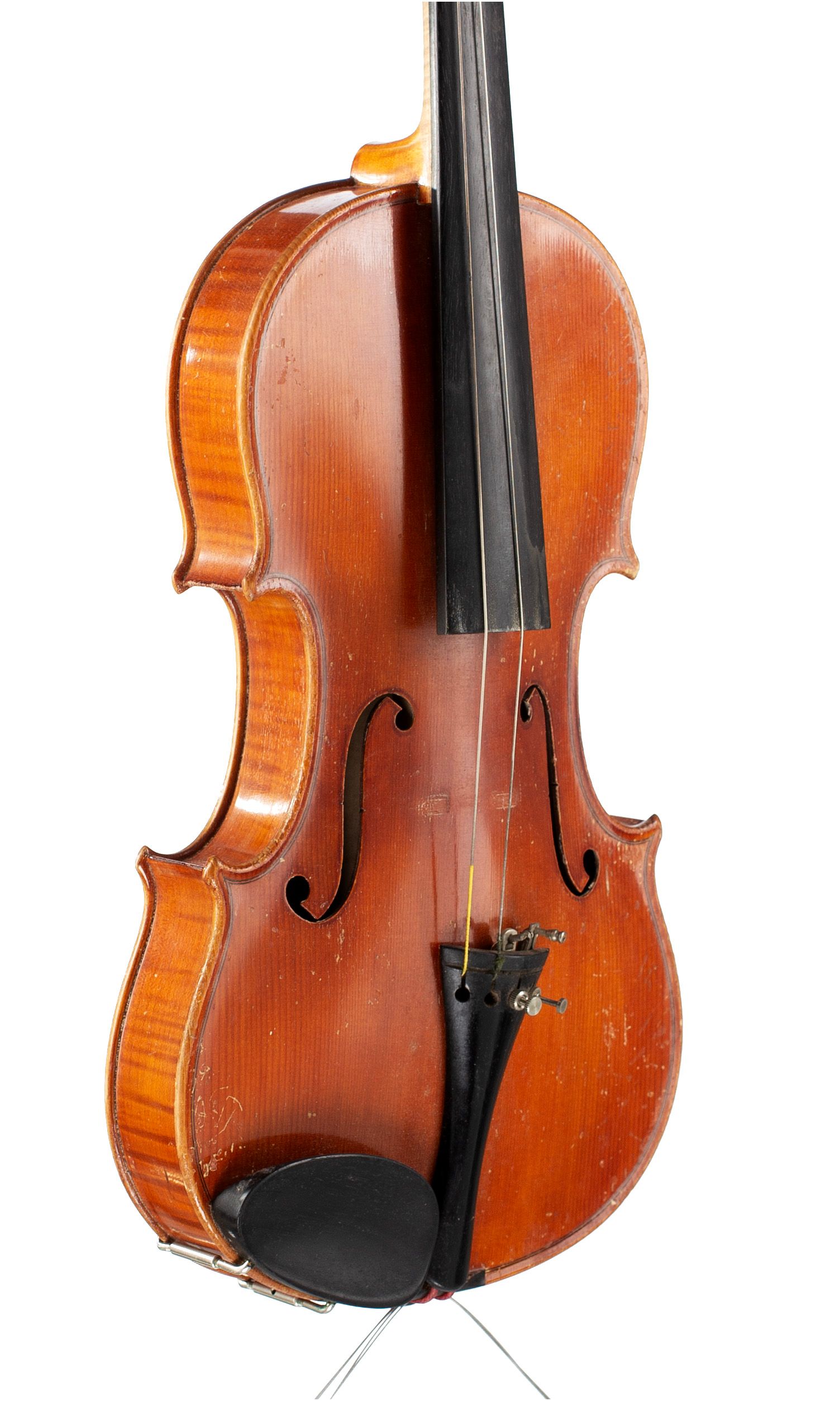 Violin, Workshop of Heinrich Th. Heberlein Jr., Markneukirchen, 1935 — angled view, 40°
