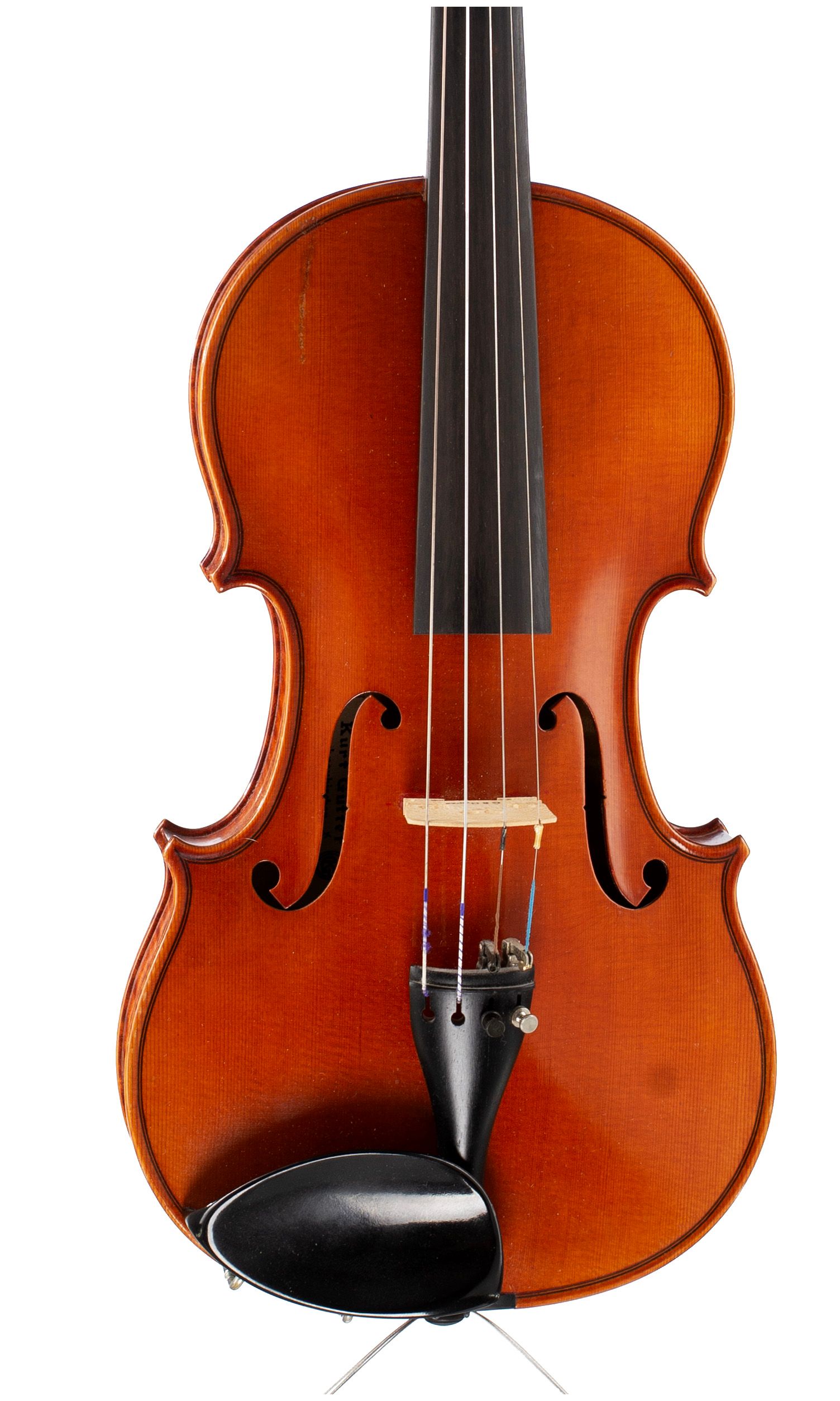Violin, Workshop of Kurt Gütter — angled view, 10°