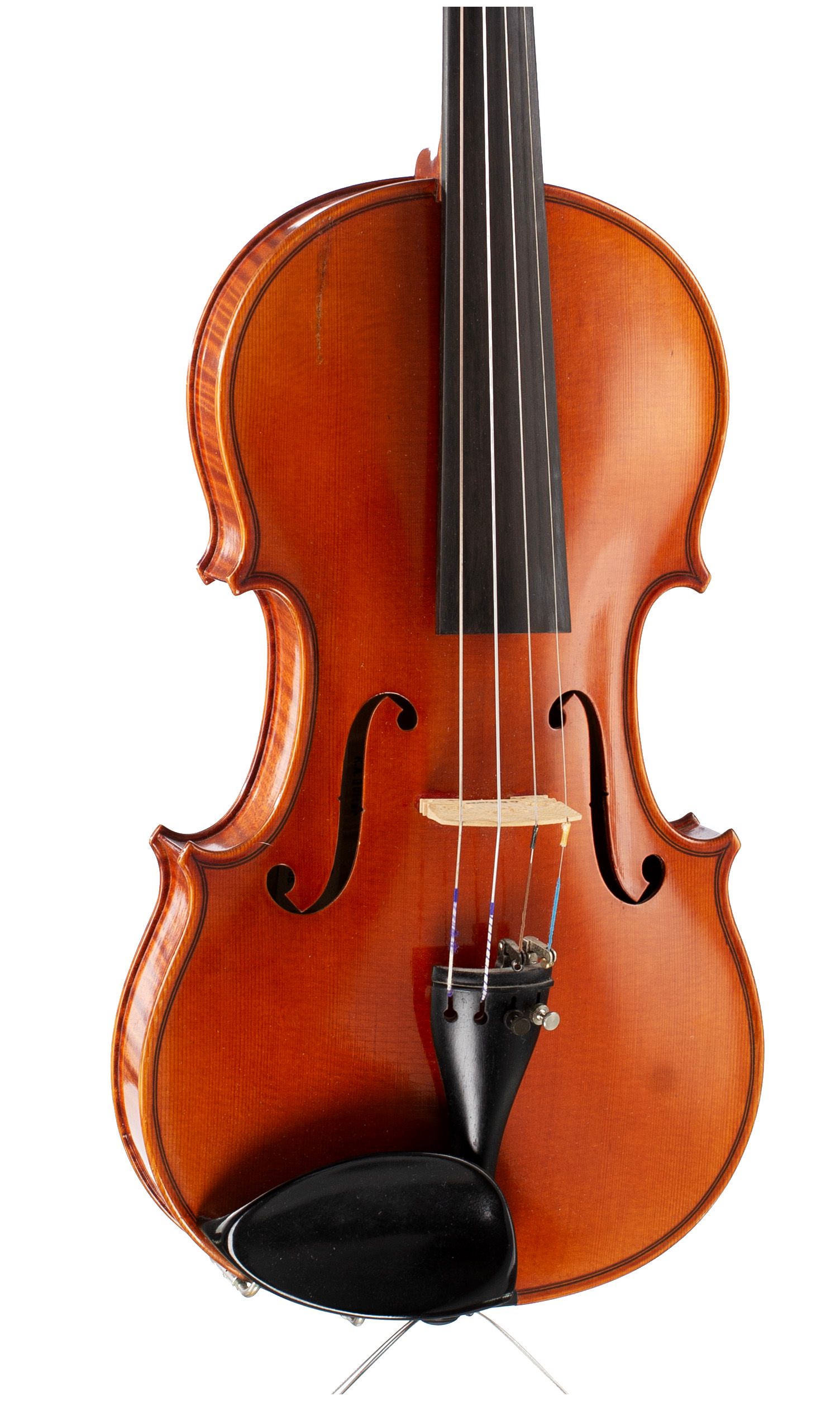 Violin, Workshop of Kurt Gütter — angled view, 20°