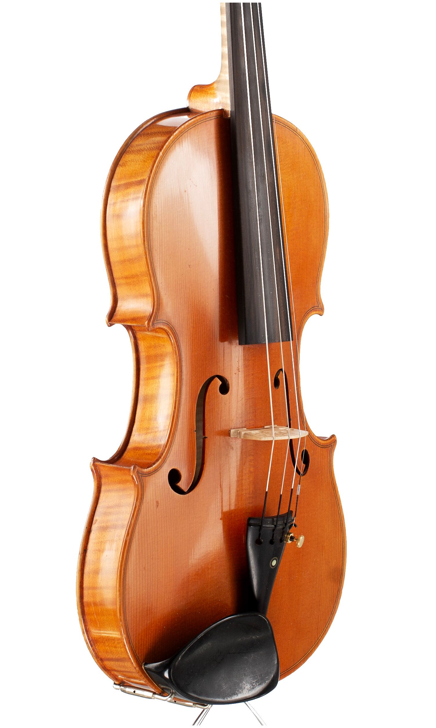 A violin by Ottomar Hausmann, Germany, 1963 — angled view, 50°
