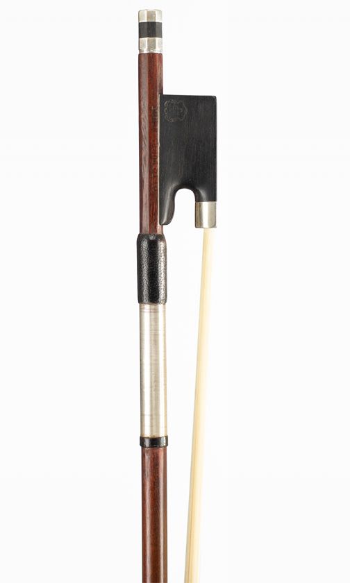 A silver-mounted violin bow by Otto Dürrschmridt, Germany — frog detail