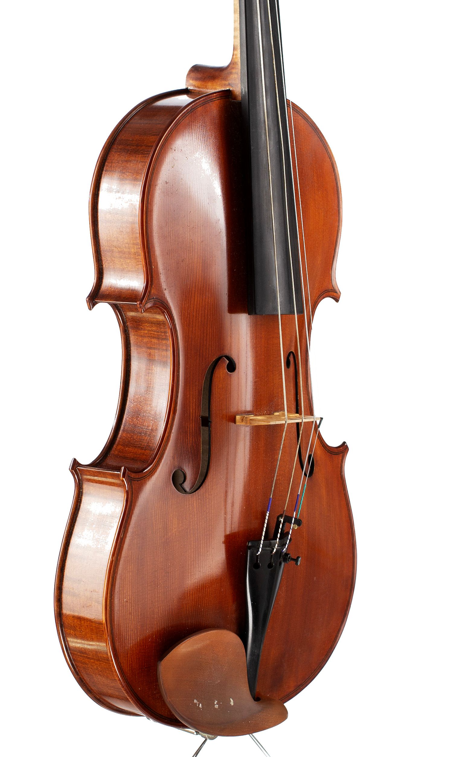 Viola by David Rubio, Cambridge, 1985 — angled view, 50°