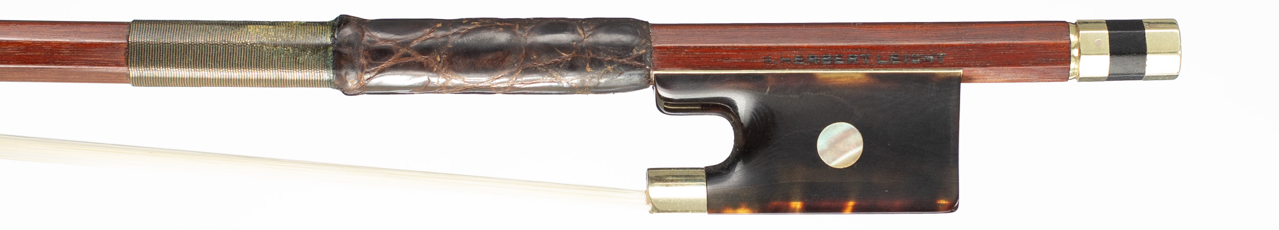 A gold and tortoiseshell-mounted violin bow by R. Herbert Leicht, Germany — frog