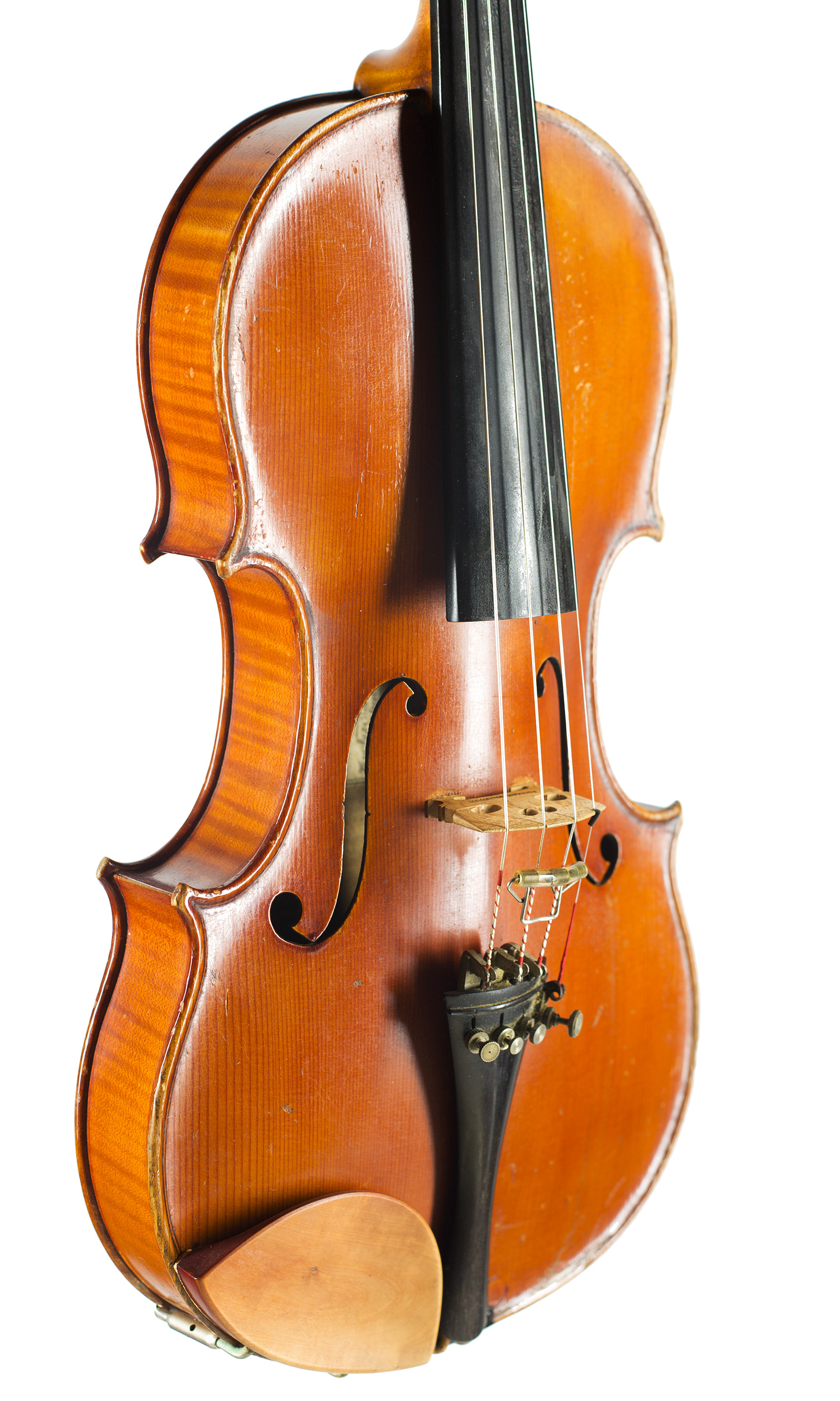 A violin by Giuseppe Pedrazzini, Milan, 1915 — angled view, 40°