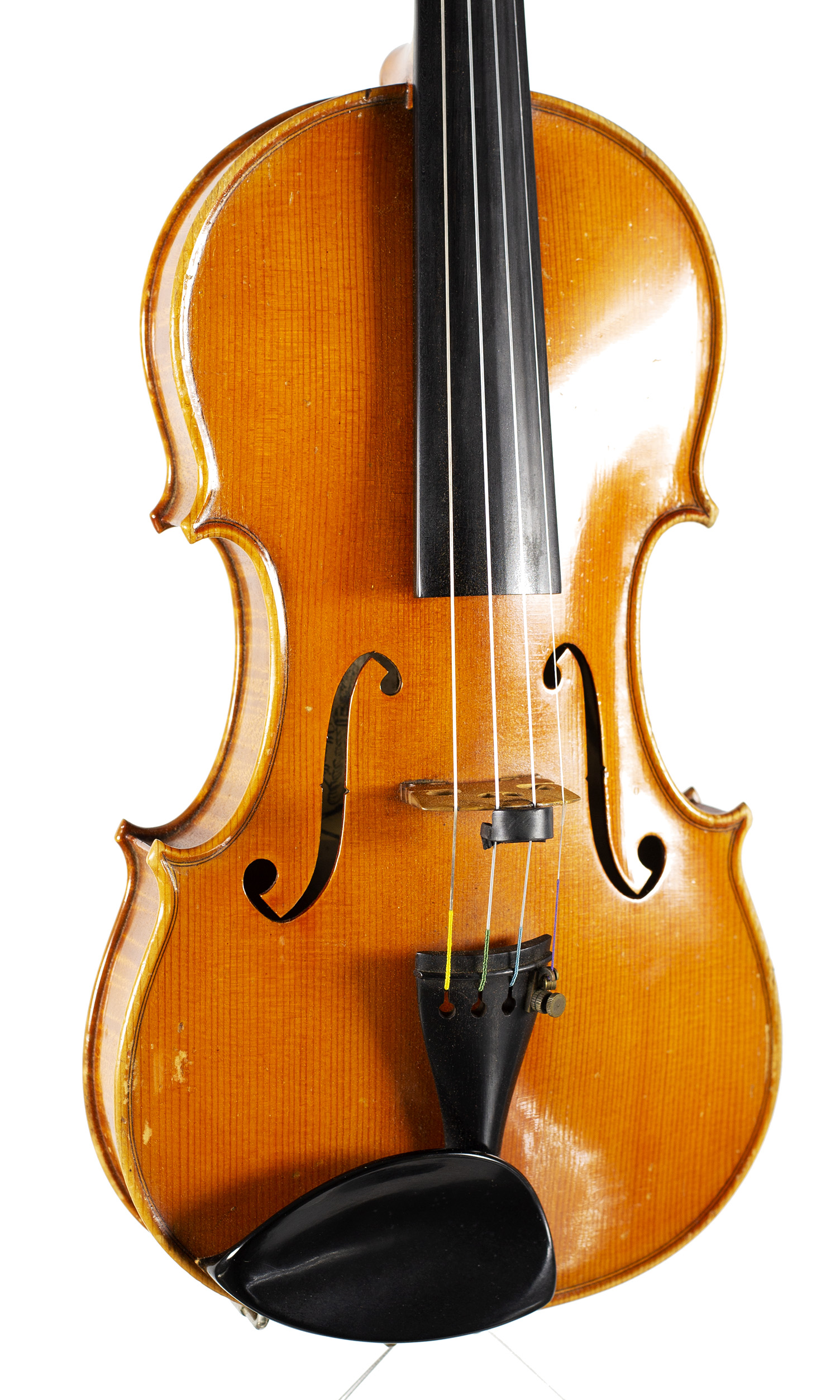 A violin by Giovanni Battista Morassi, Cremona, 1975 — angled view, 20°