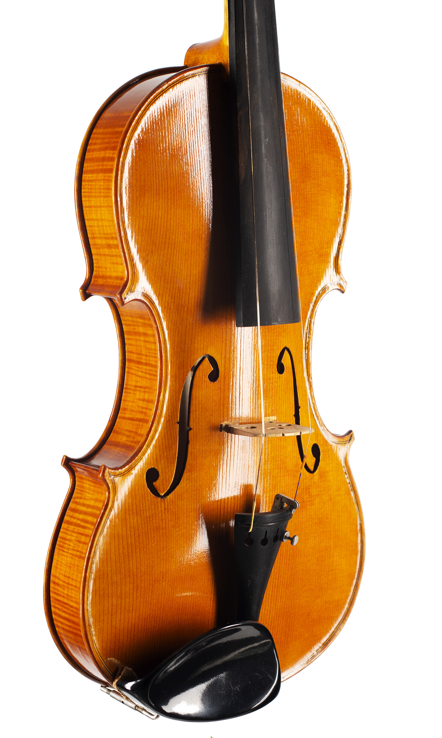 A violin by John Beard, London, 1978 — angled view, 40°