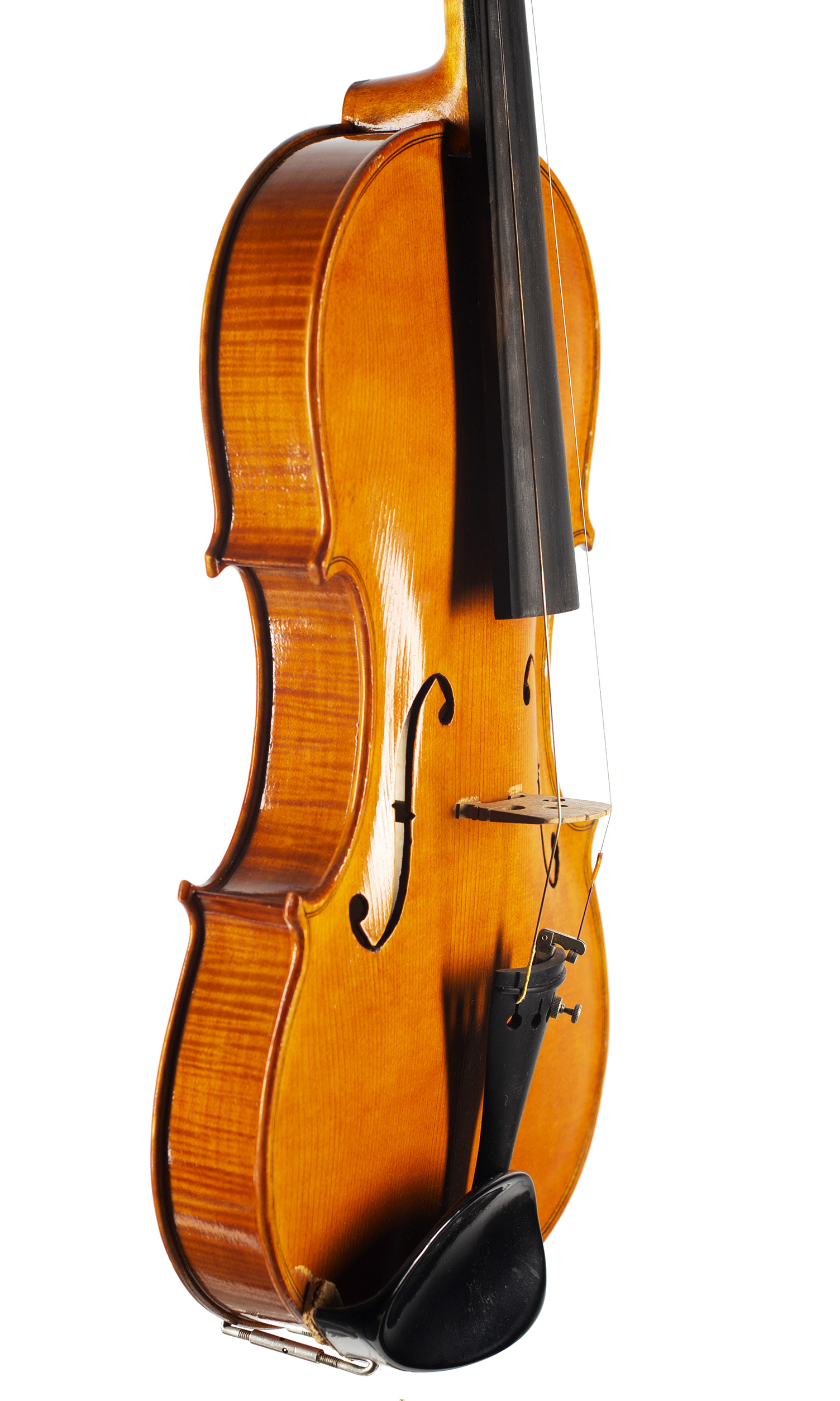 A violin by John Beard, London, 1978 — angled view, 60°