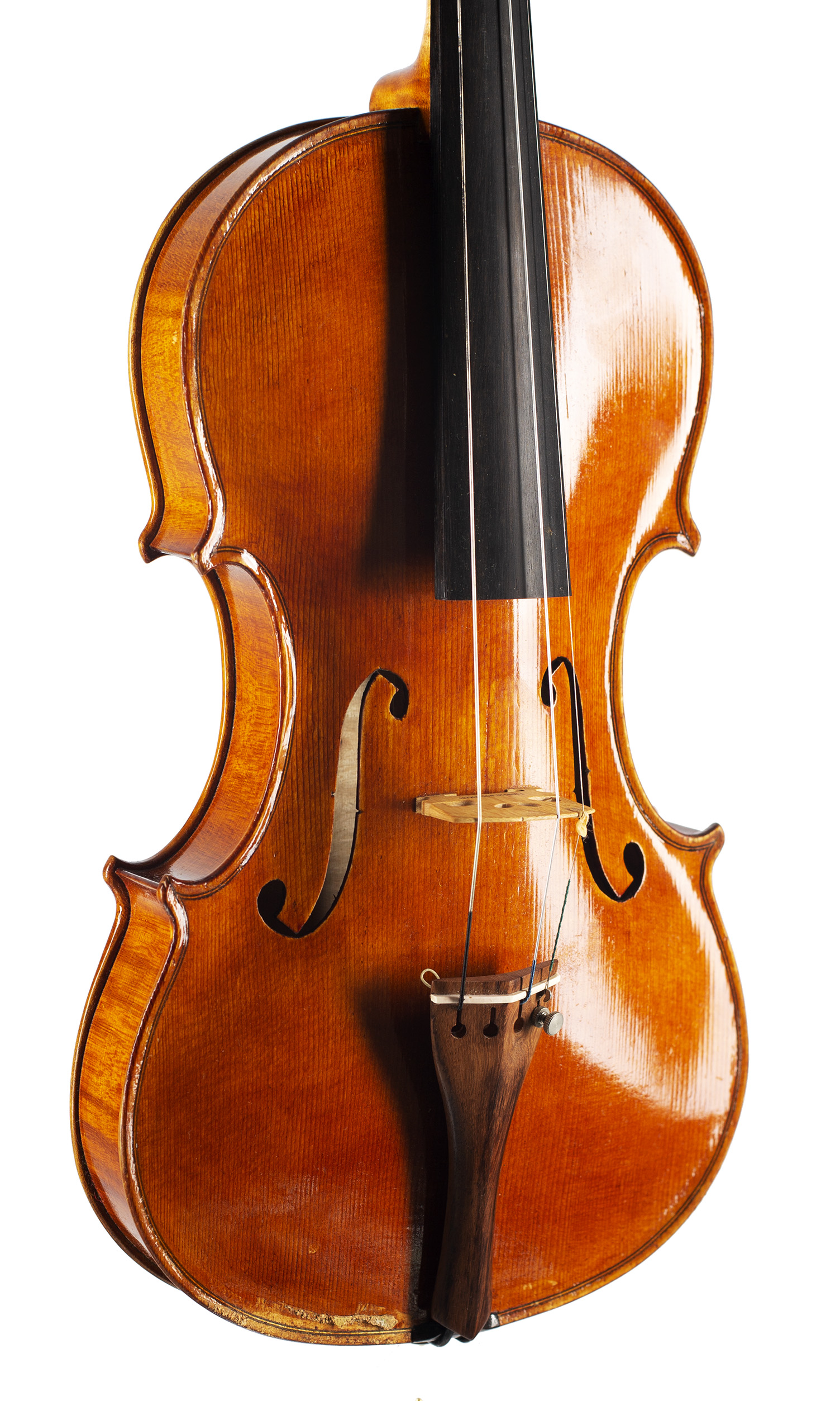 A violin by John Beard, London, 1977 — angled view, 30°