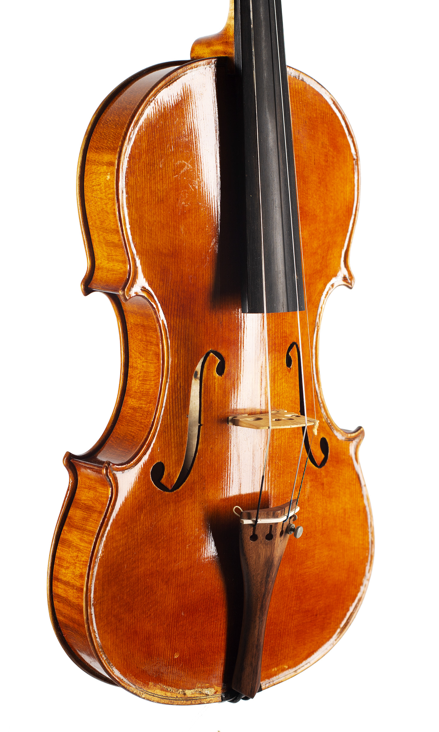 A violin by John Beard, London, 1977 — angled view, 40°