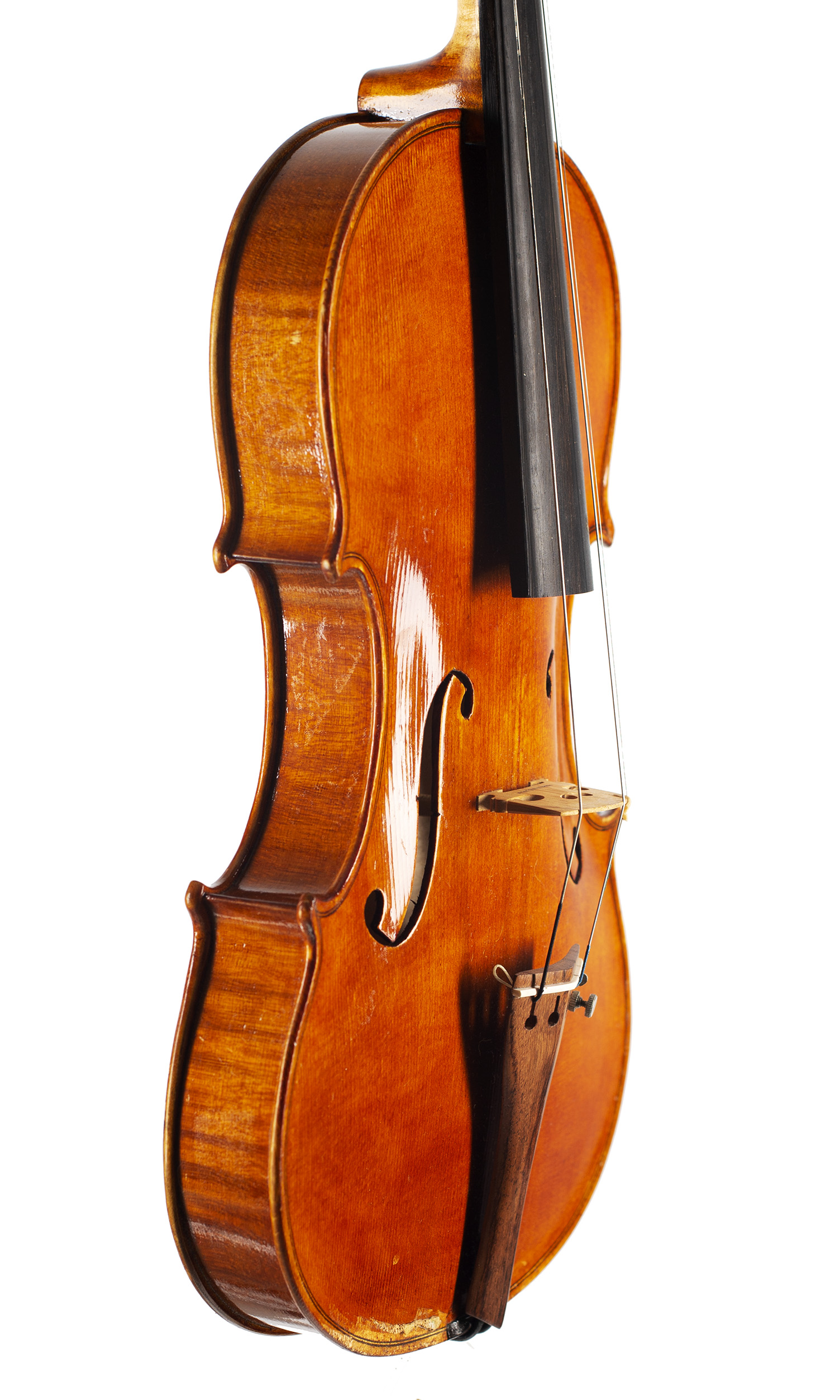 A violin by John Beard, London, 1977 — angled view, 60°
