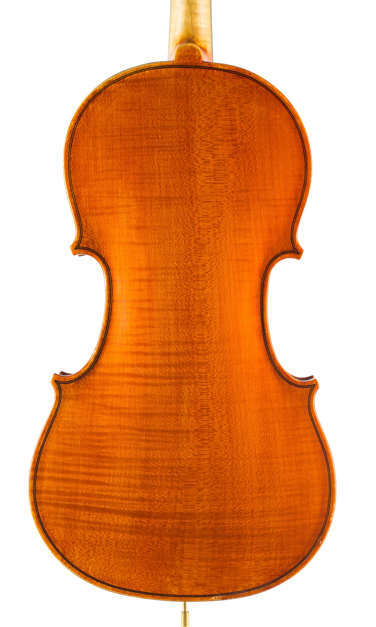 Violin by R. Williams, Oswestry, 1977 — back