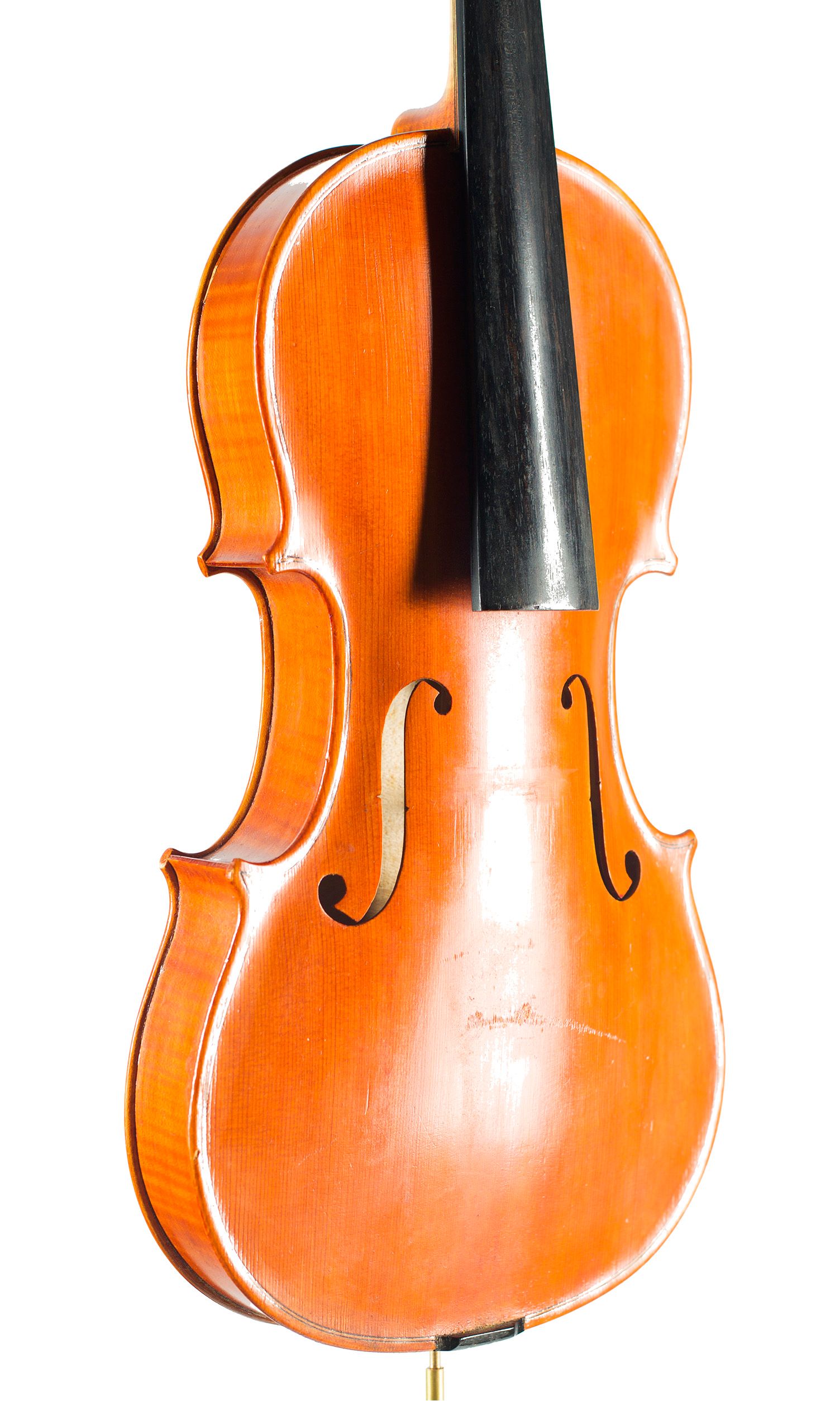 Violin by R. Williams, Oswestry, 1977 — angled view, 40°
