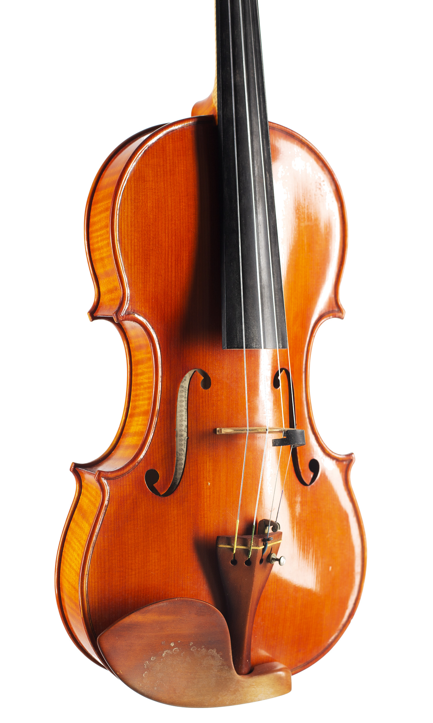 A violin by Jan Kudannowski, 1974 — angled view, 30°
