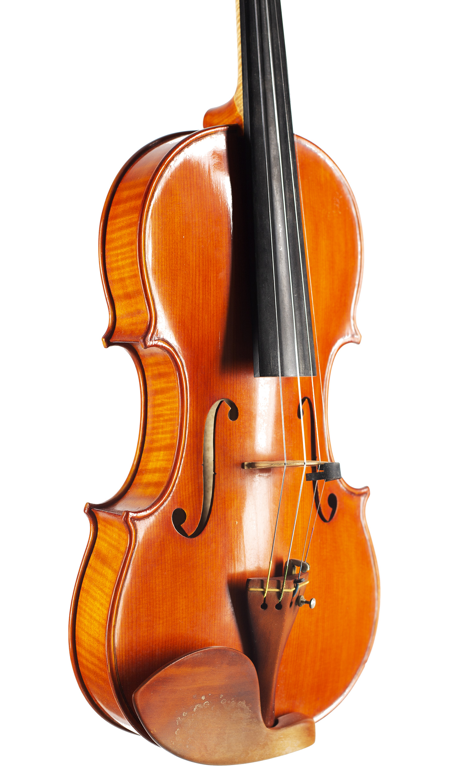 A violin by Jan Kudannowski, 1974 — angled view, 40°