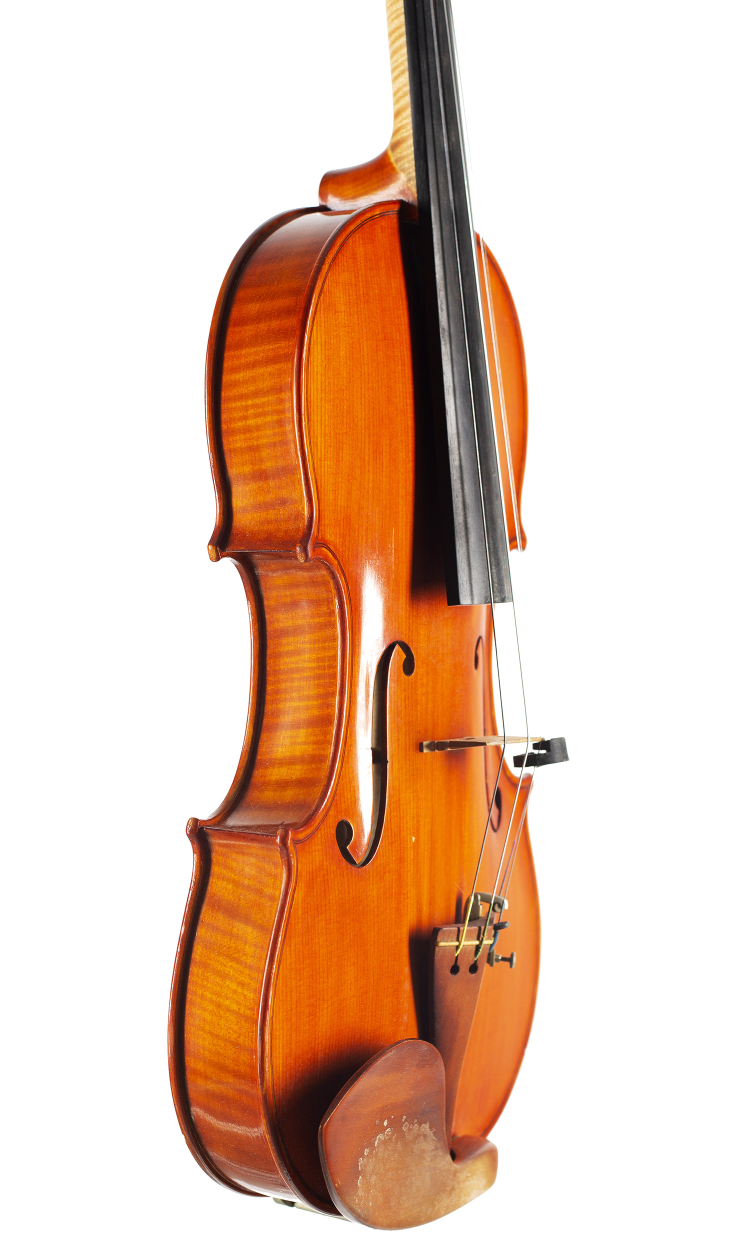 A violin by Jan Kudannowski, 1974 — angled view, 60°