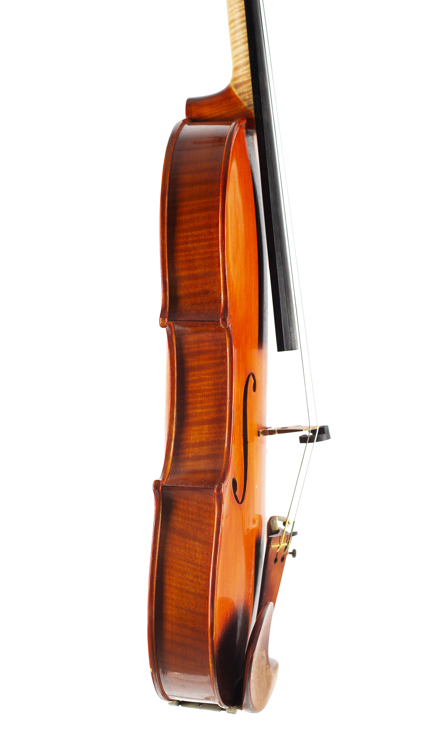 A violin by Jan Kudannowski, 1974 — angled view, 80°