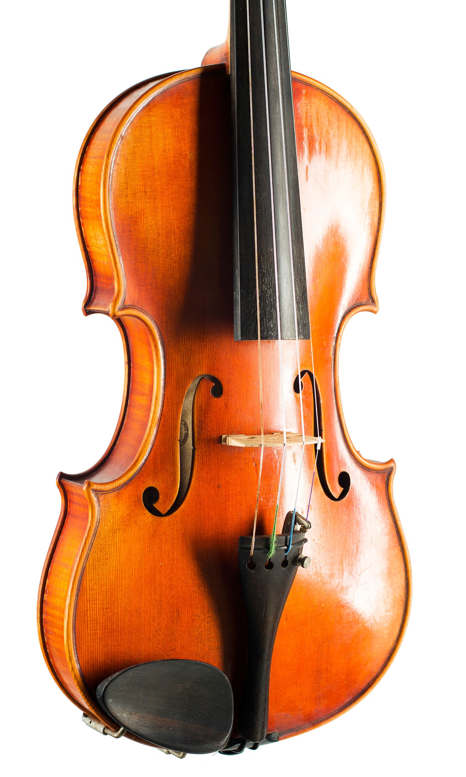 Violin, Workshop of Max Renz, Magdeburg, 1949 — angled view, 30°