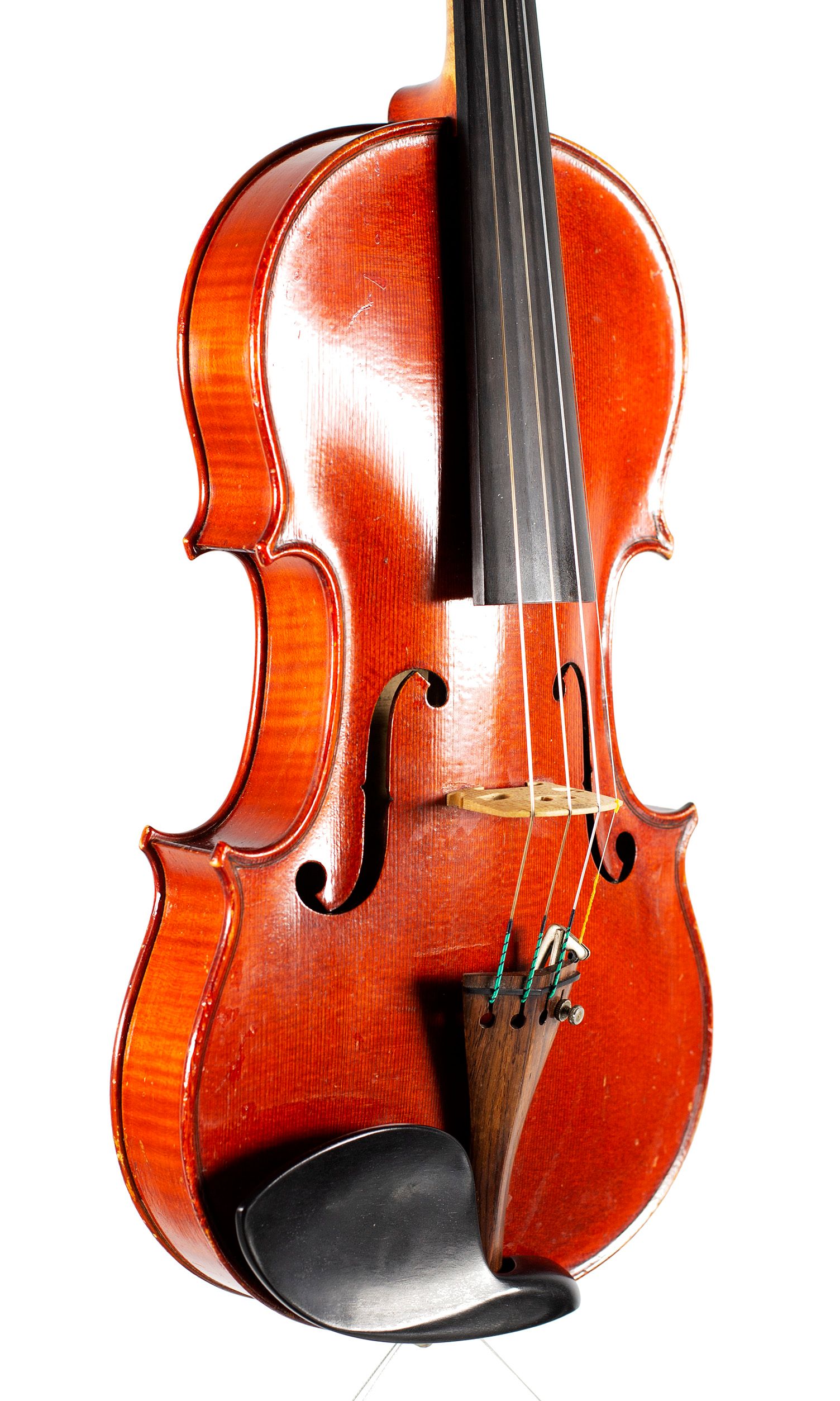 Violin, ascribed to the Workshop of Emile Boulangeot, Lyon — angled view, 40°