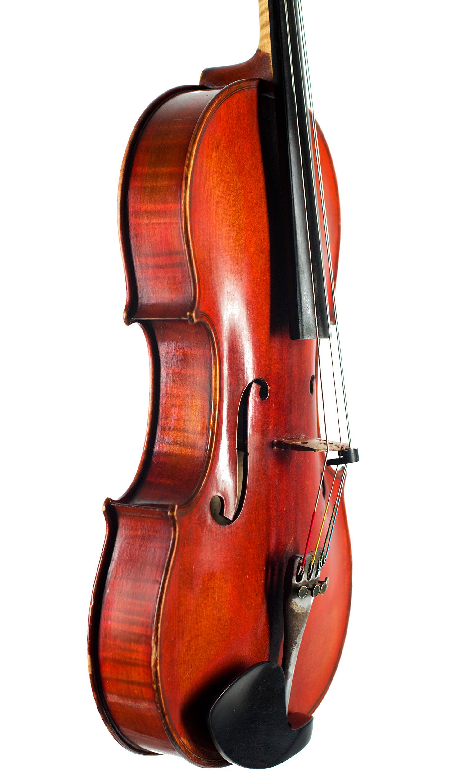 Viola, Workshop of E. Voigt, England, 1953 — angled view, 60°