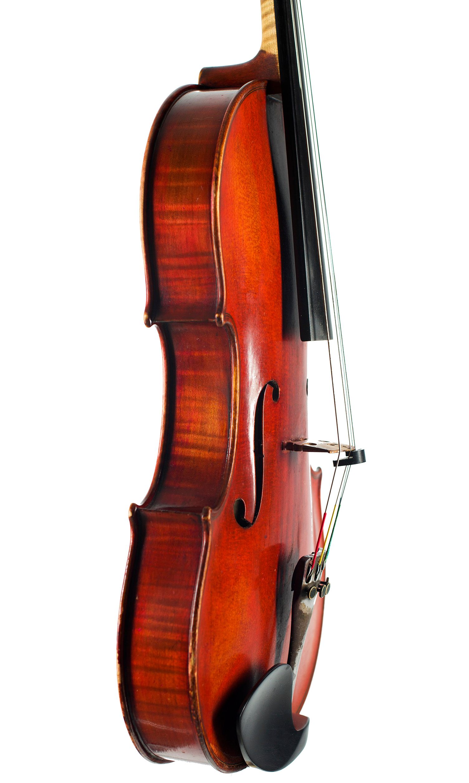 Viola, Workshop of E. Voigt, England, 1953 — angled view, 70°