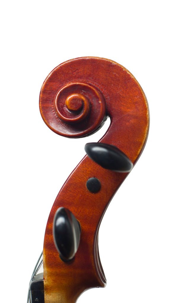 Violin by Haim Rapoport, Tel Aviv, 1941 — scroll