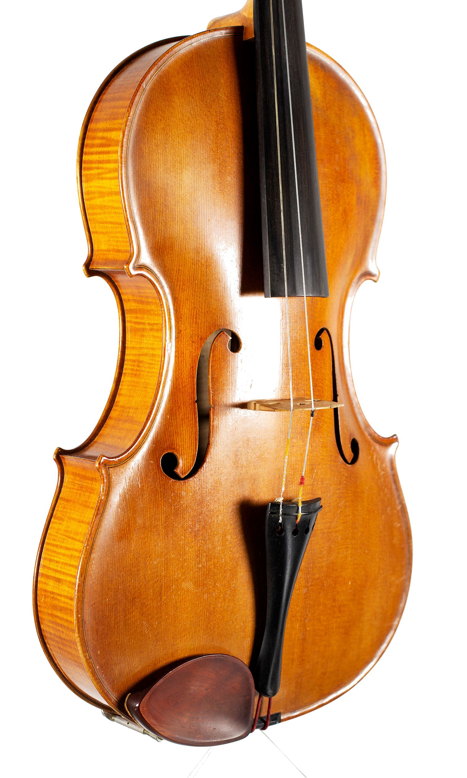 Viola by R. Roberts, 1951 — angled view, 40°