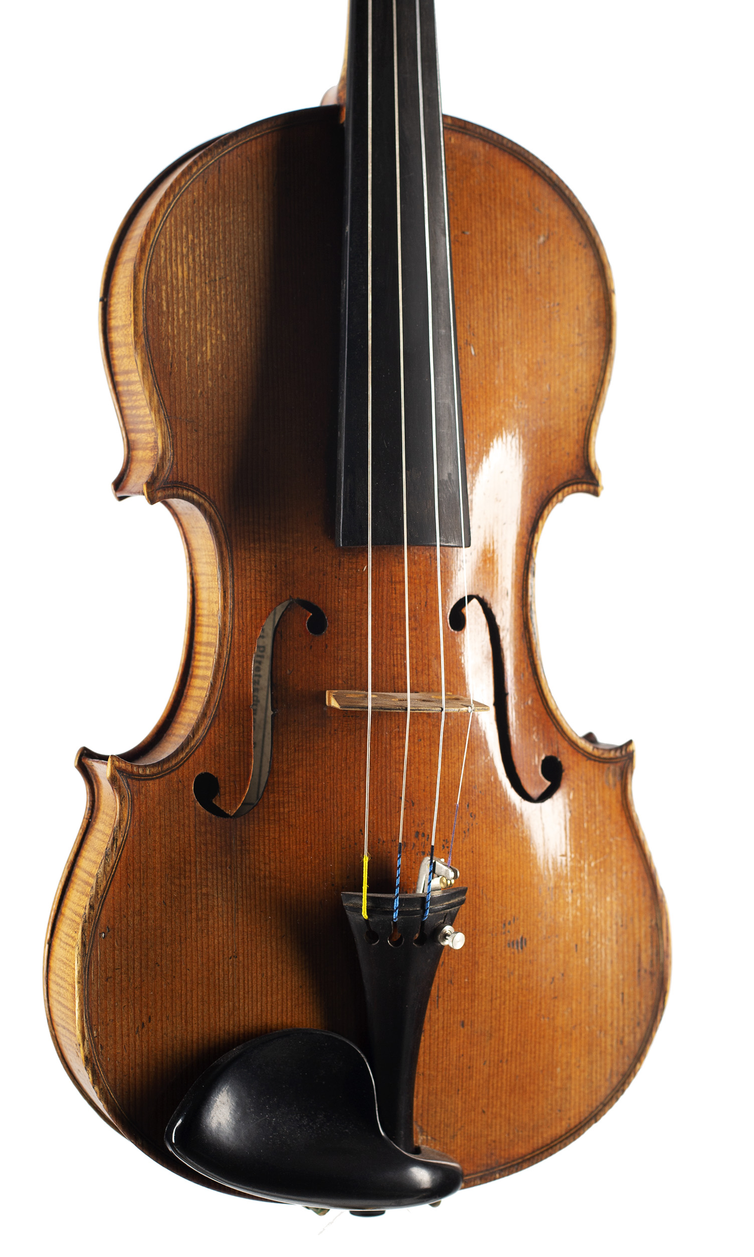 A violin by Robert Pfretzschner, Dresden, 1927 — angled view, 20°