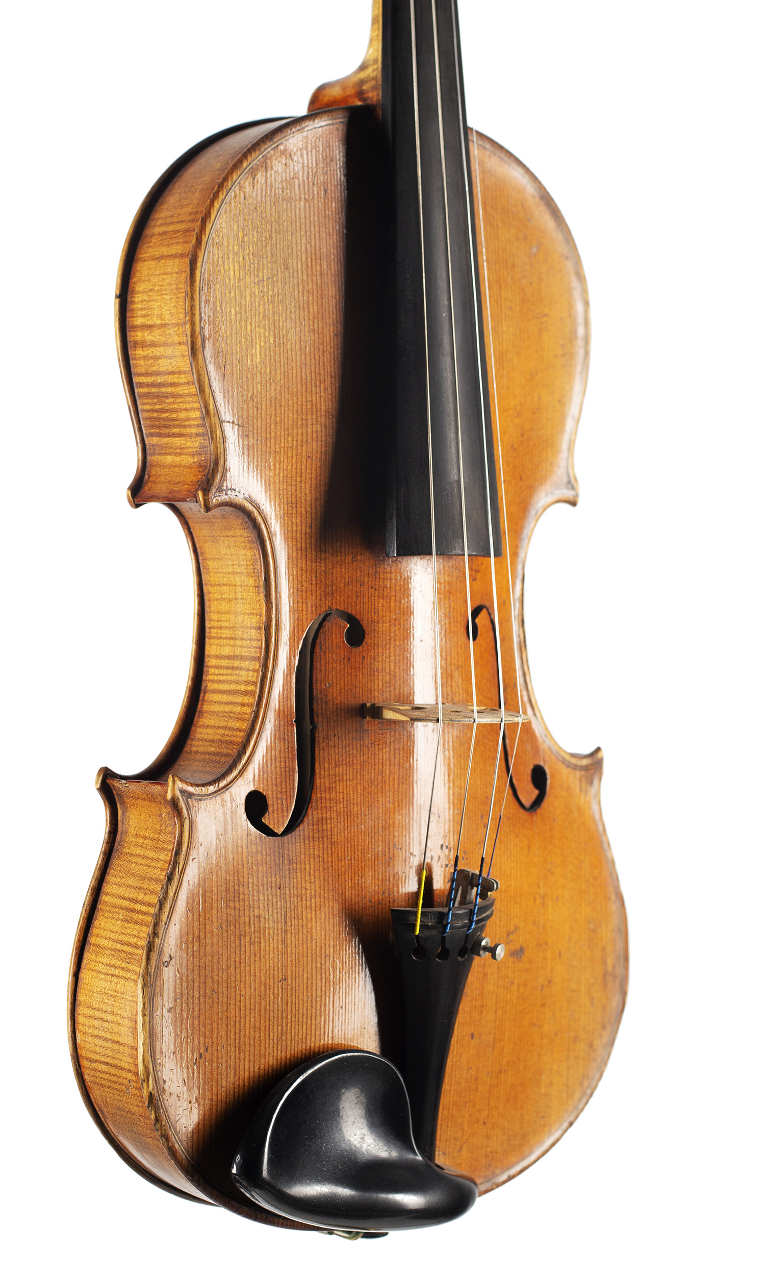 A violin by Robert Pfretzschner, Dresden, 1927 — angled view, 40°