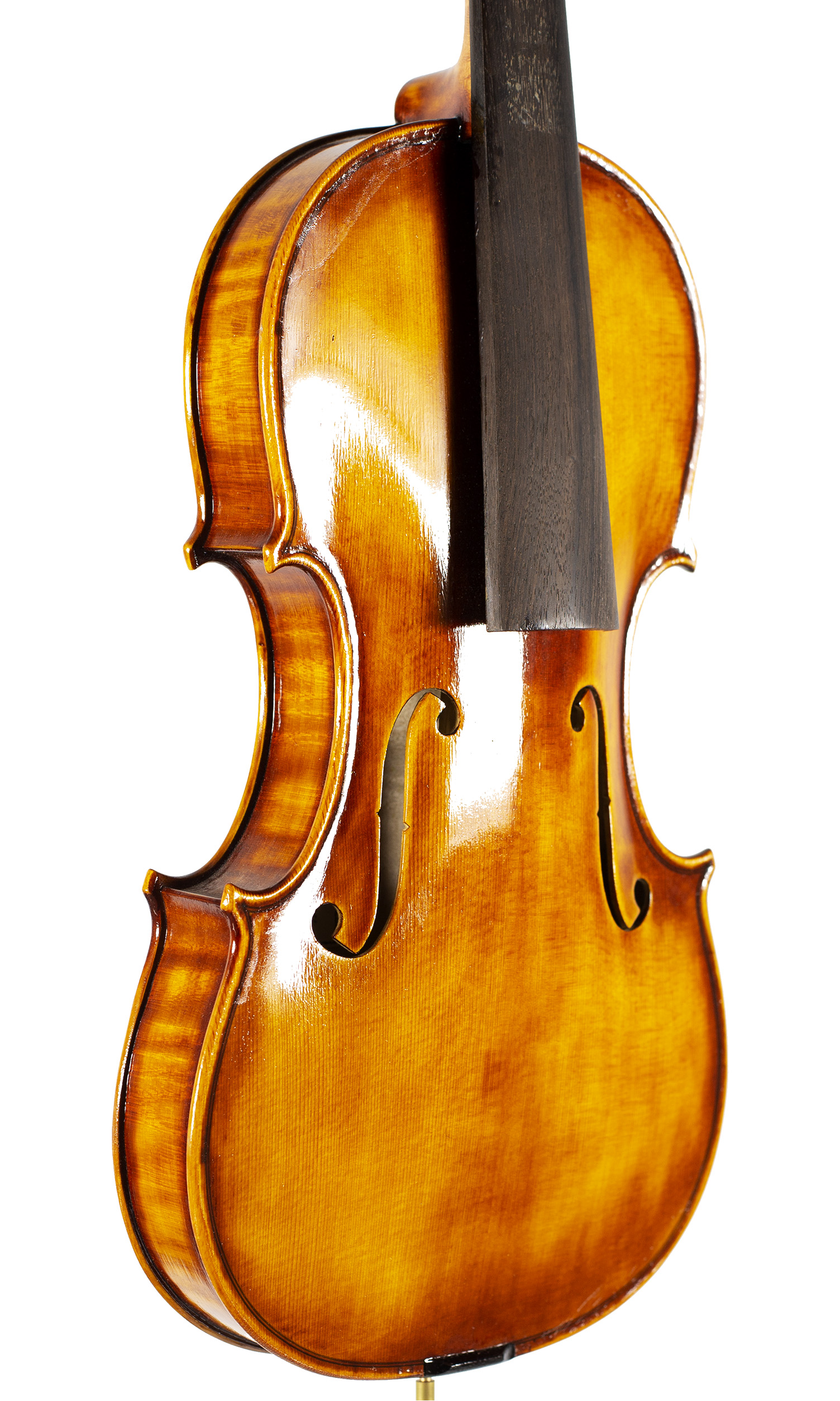 A violin by Miranda Karol Green, Caerphilly, 1981 — angled view, 40°