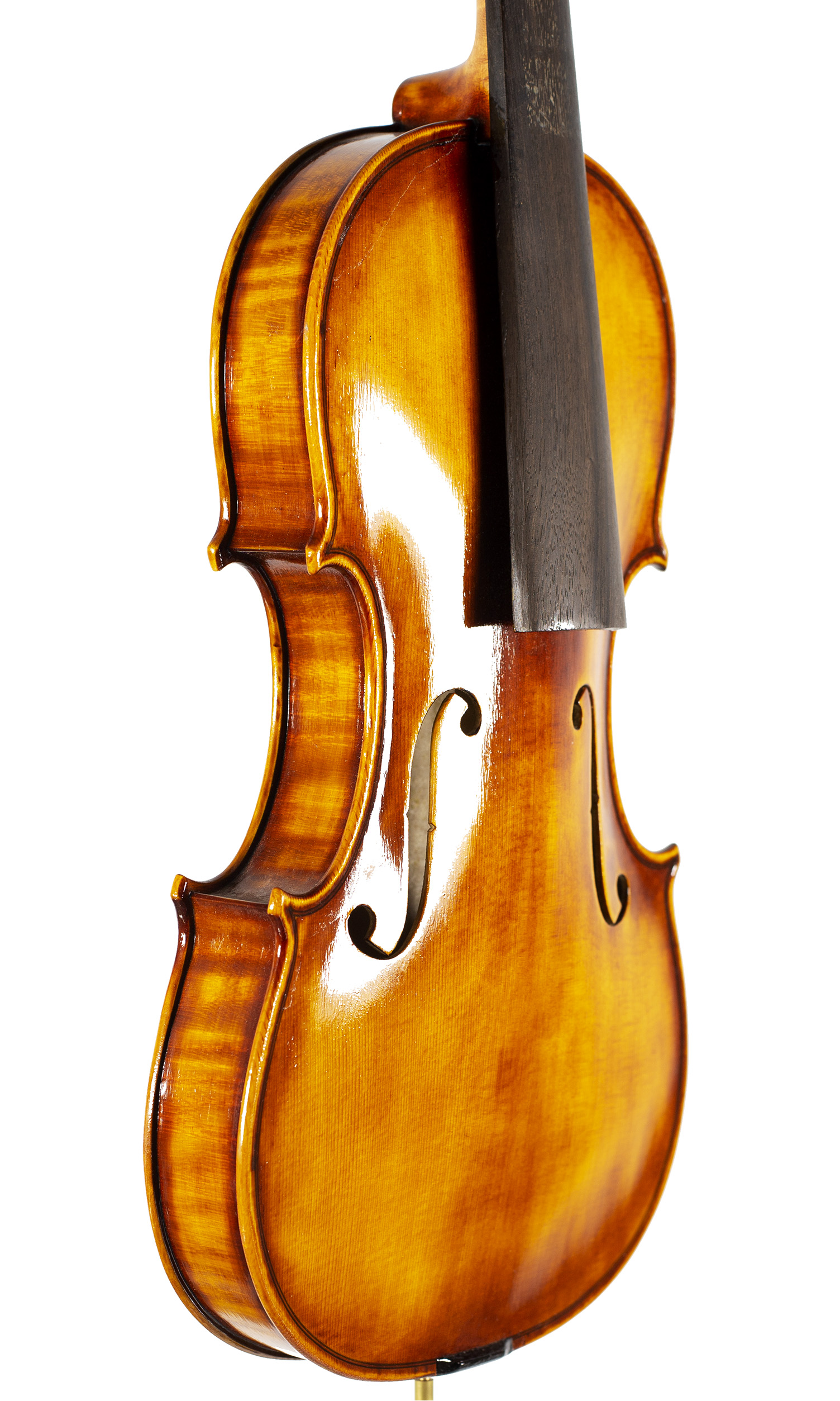 A violin by Miranda Karol Green, Caerphilly, 1981 — angled view, 50°