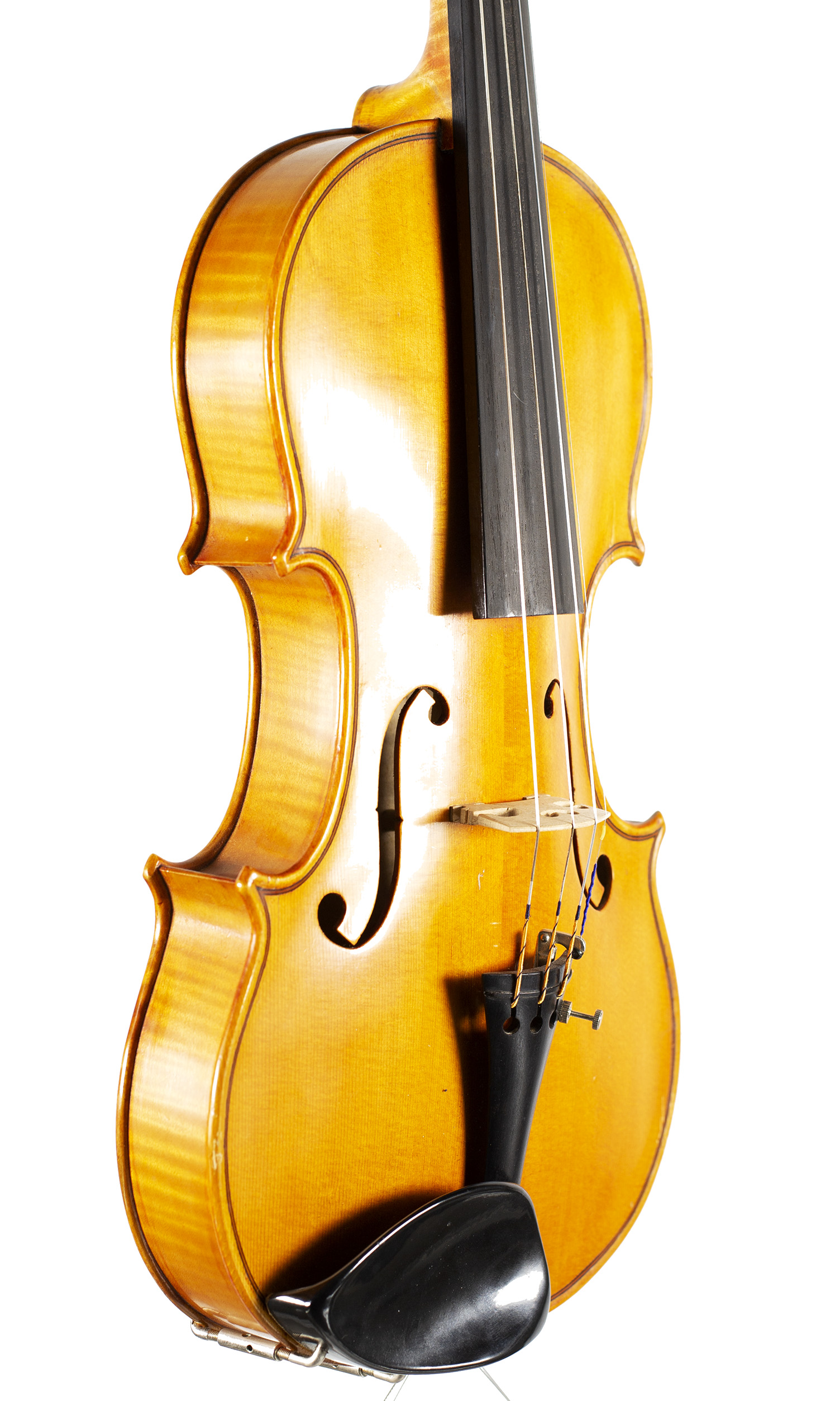 A violin by Harry Dobbs, Sutton Coldfield, 1968 — angled view, 50°