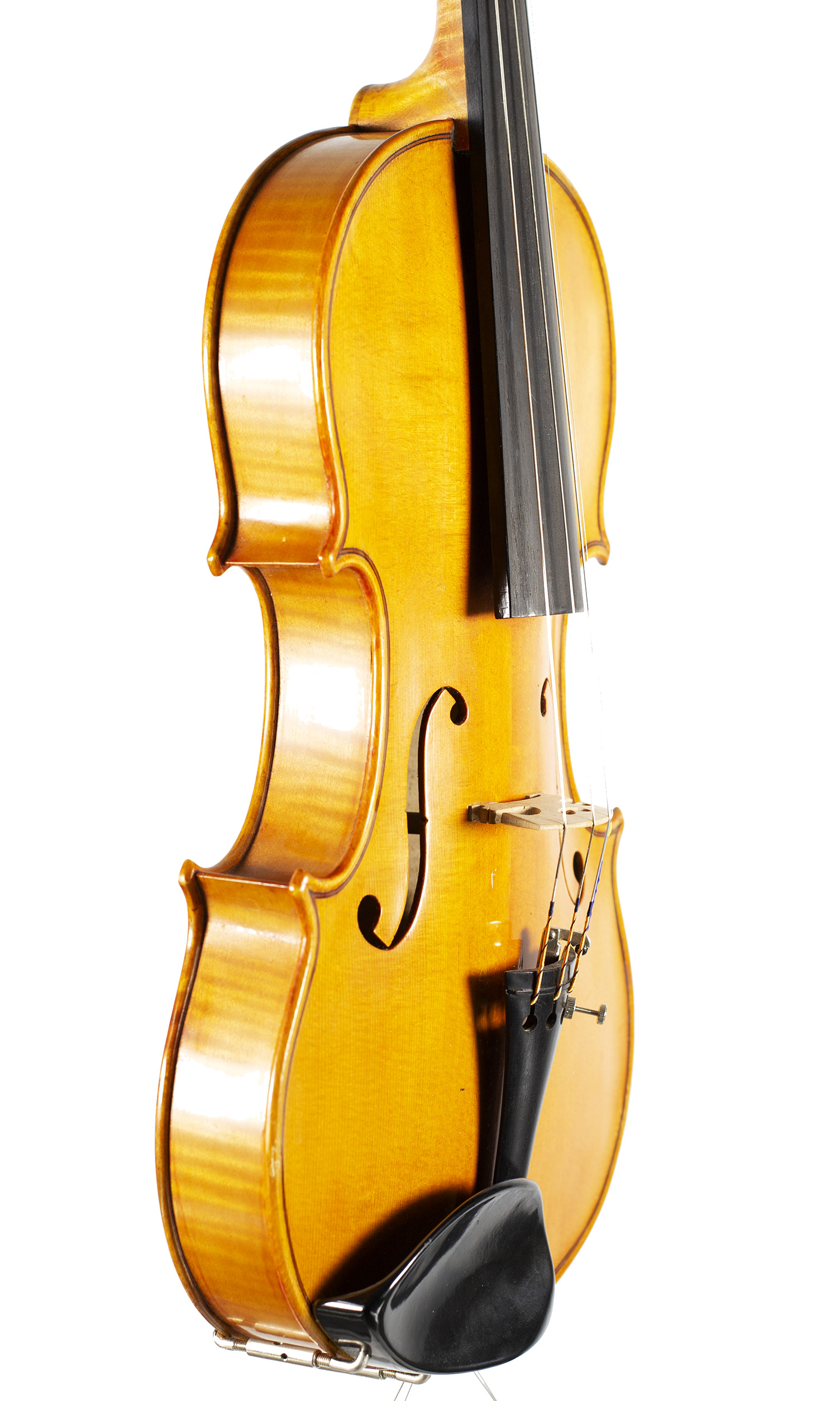 A violin by Harry Dobbs, Sutton Coldfield, 1968 — angled view, 60°