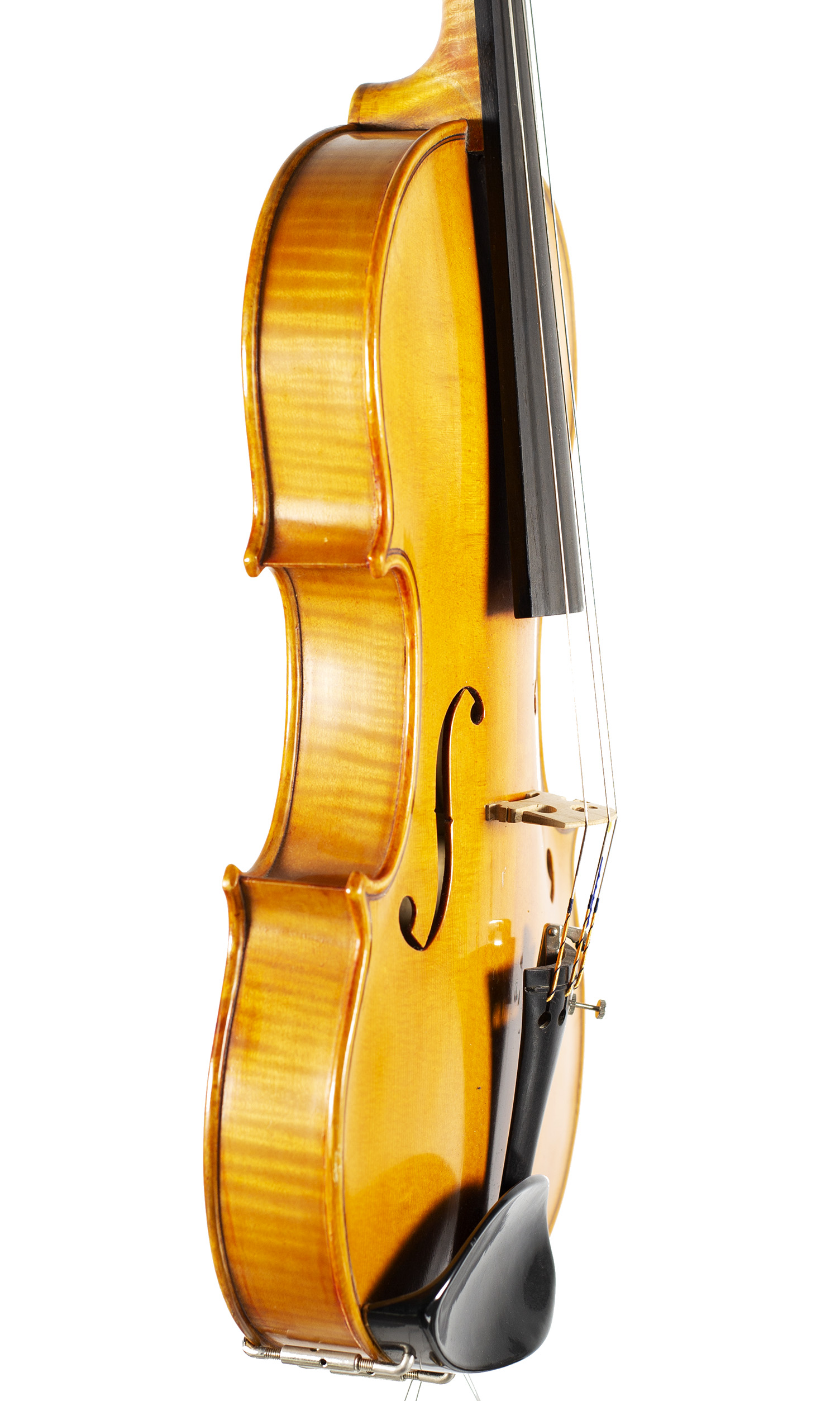 A violin by Harry Dobbs, Sutton Coldfield, 1968 — angled view, 70°