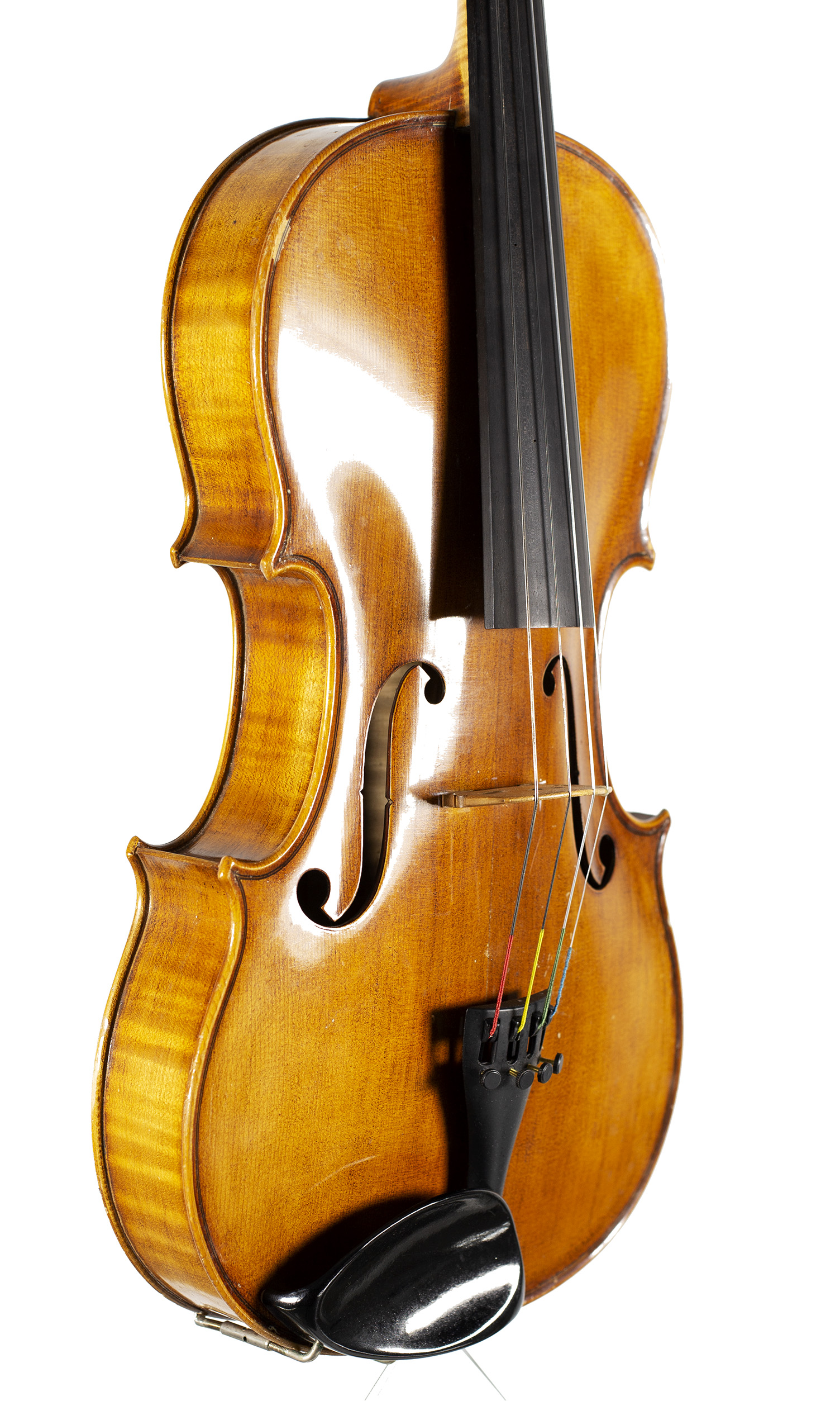 A viola by Walter Müller, Germany, circa 1960 — angled view, 50°