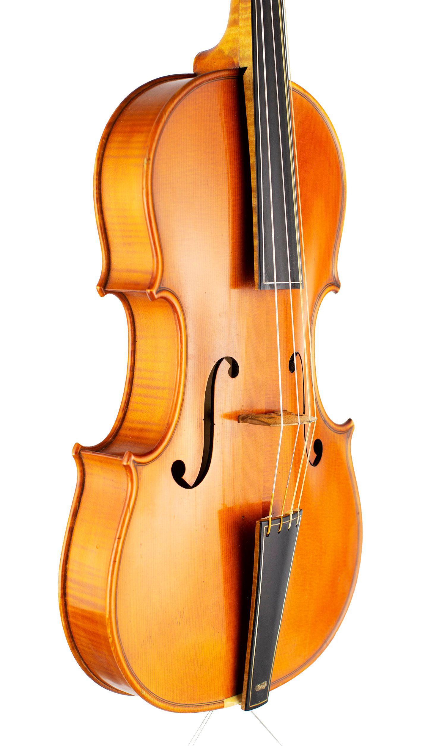 A viola by Rowland H. Ross, Guildford, 1977 — angled view, 50°
