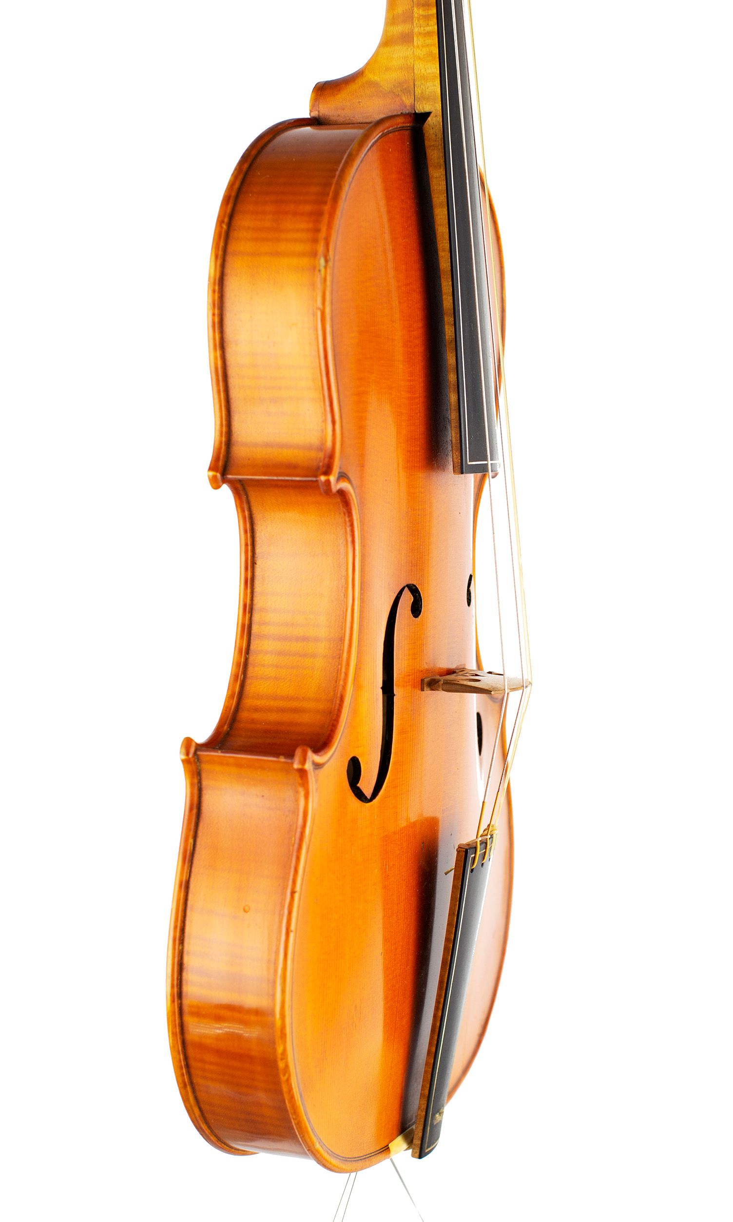 A viola by Rowland H. Ross, Guildford, 1977 — angled view, 70°