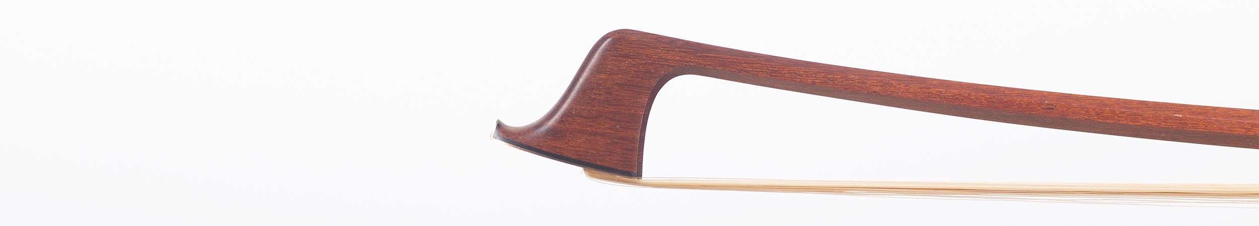 A gold-mounted cello bow by Garner Wilson, Suffolk — head