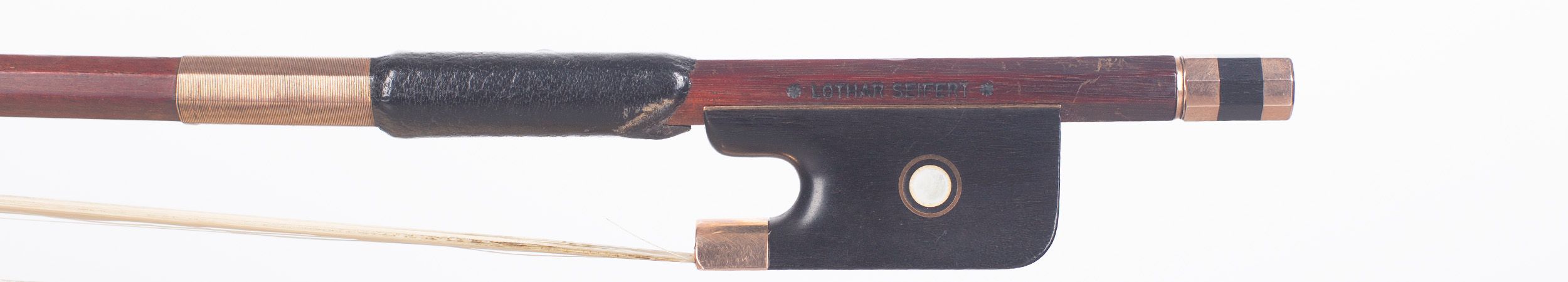 A gold-mounted cello bow by Lothar Seifert, Bubenreuth — frog