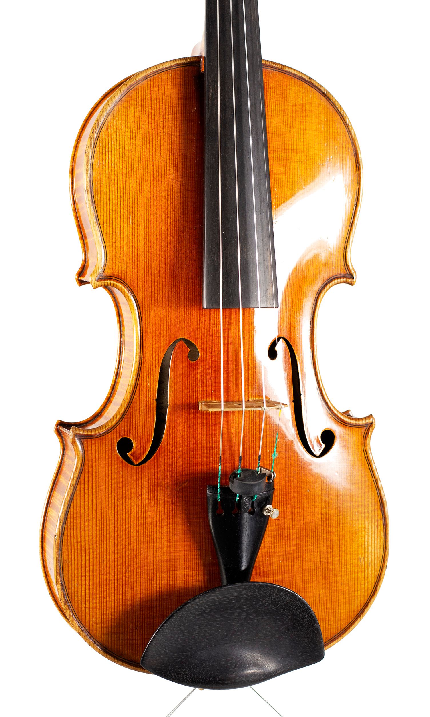 Violin, by Marino Capicchioni, Rimini, 1962 — angled view, 20°